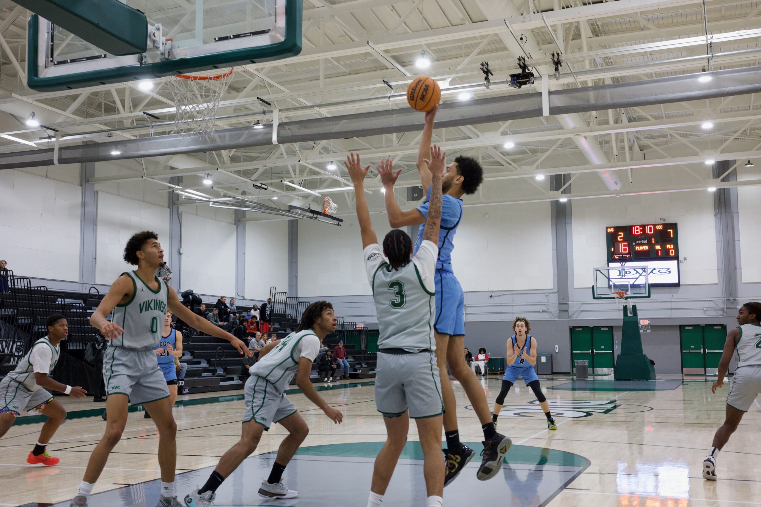 M BASKETBALL 101825 (115)