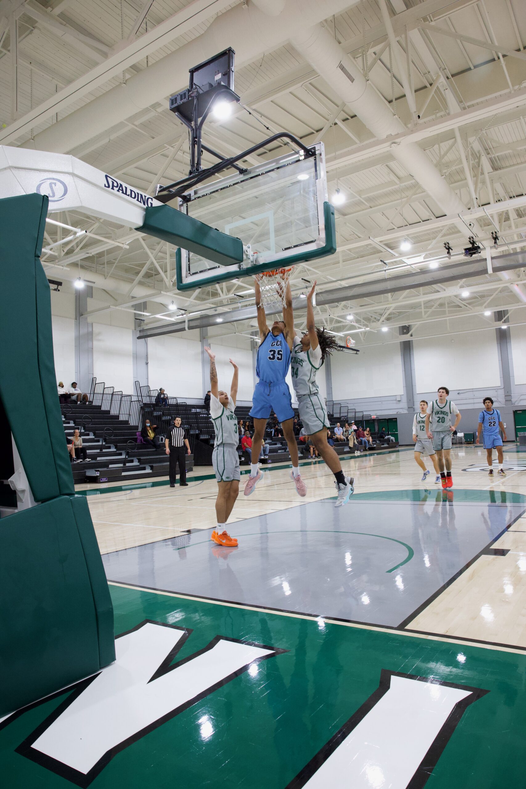 M BASKETBALL 101825 (208)