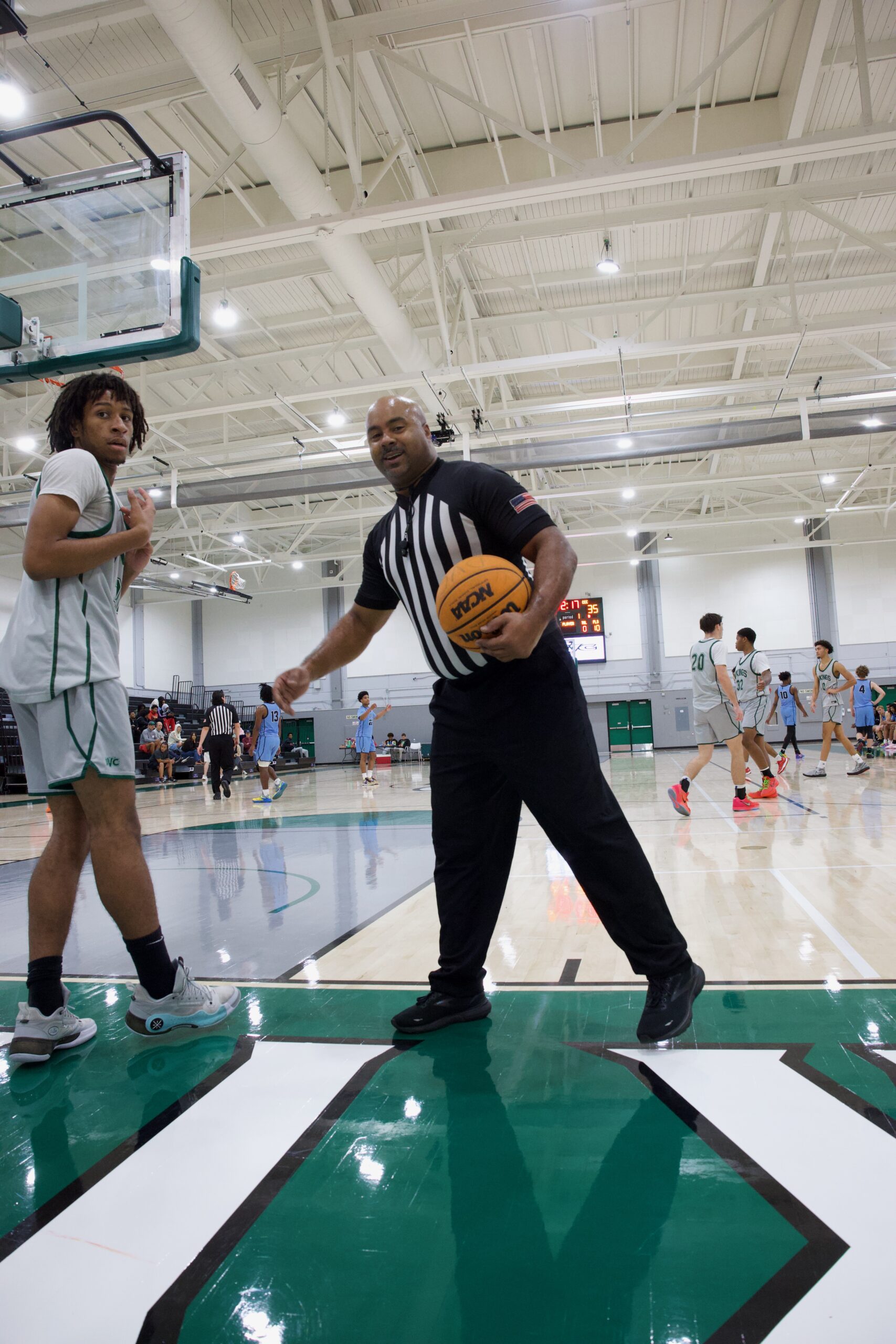 M BASKETBALL 101825 (209)