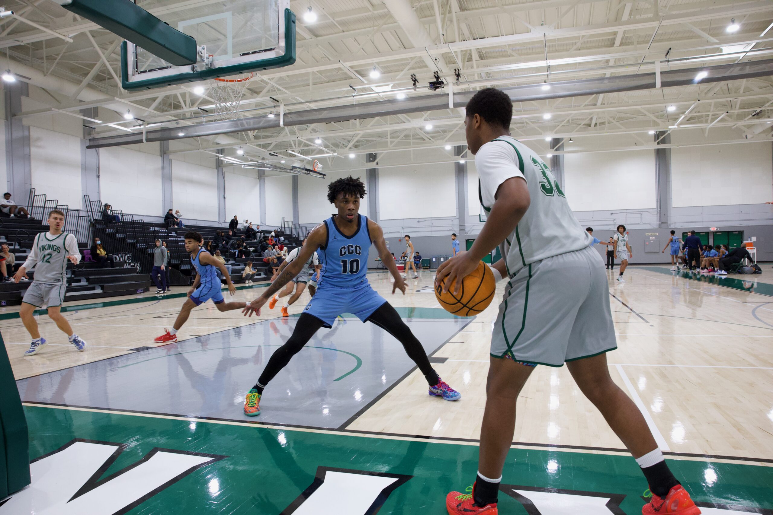 M BASKETBALL 101825 (220)