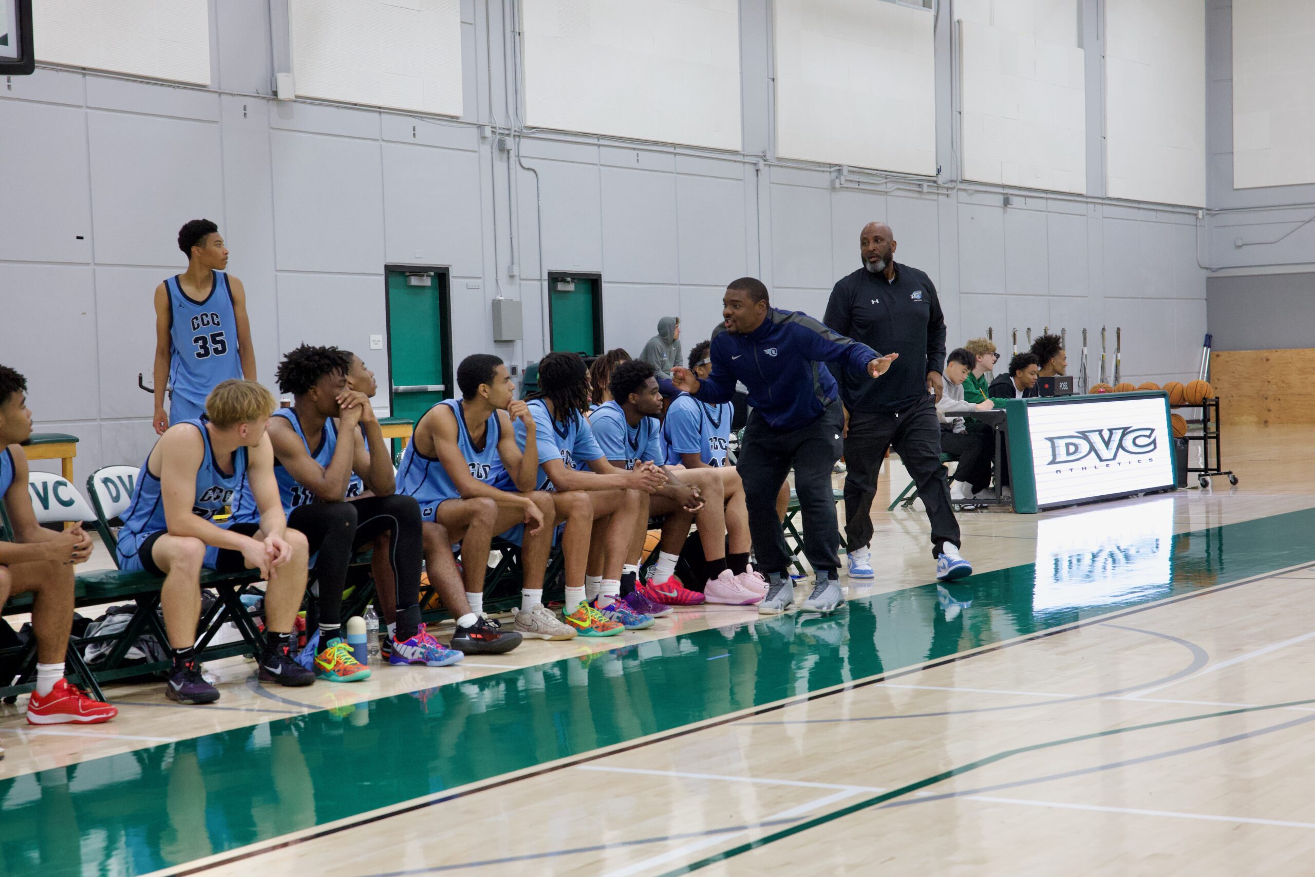 M BASKETBALL 101825 (242)