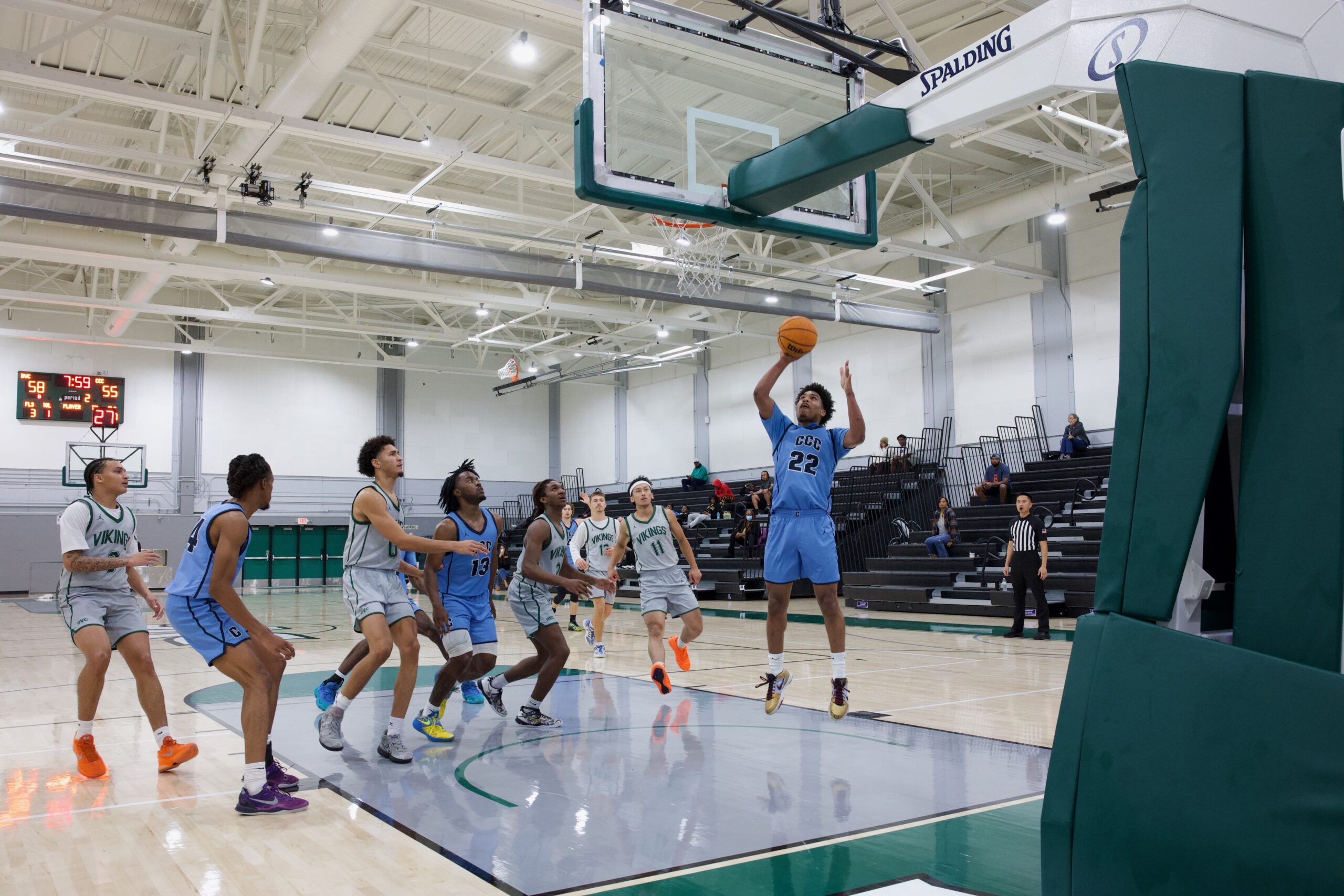 M BASKETBALL 101825 (330)