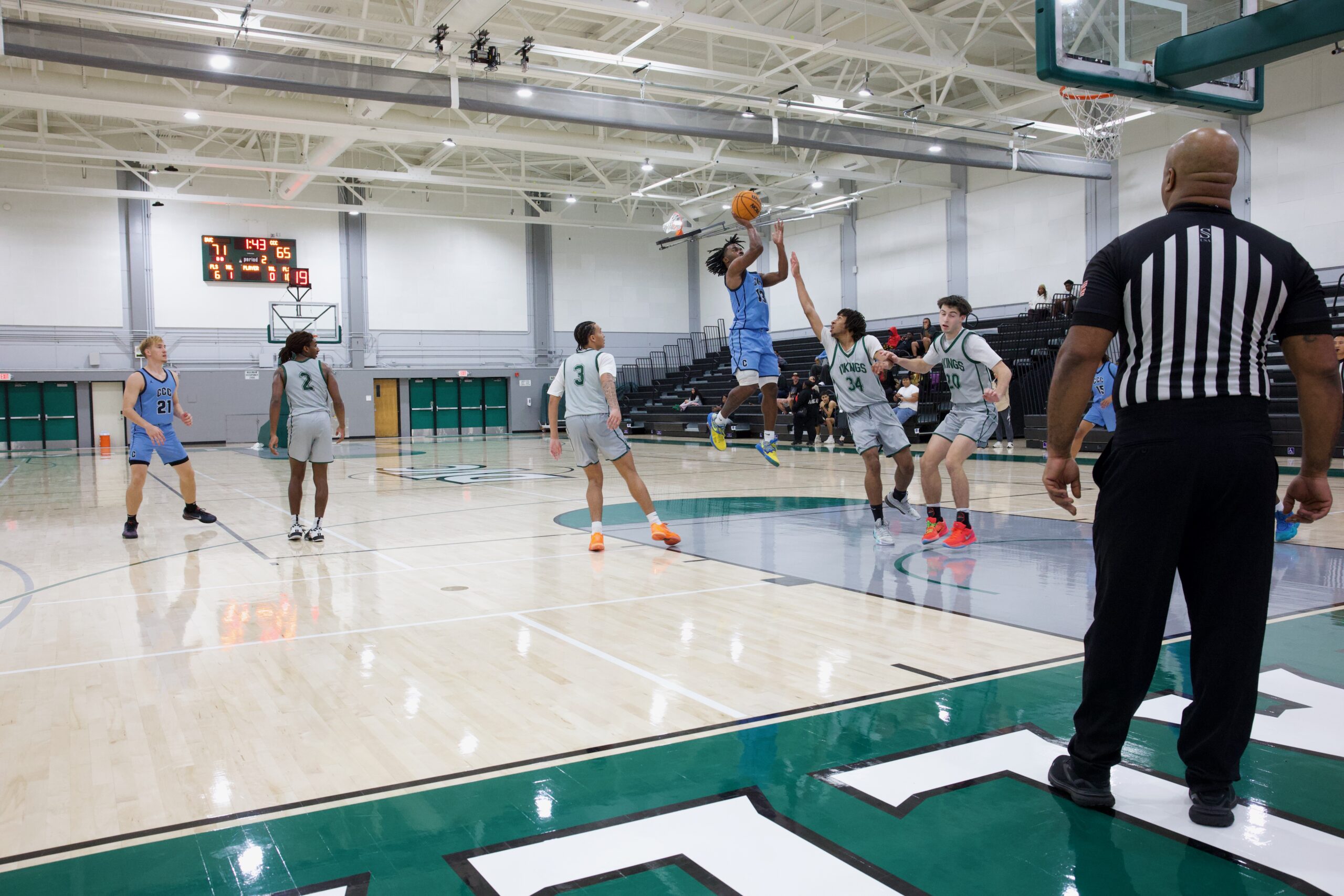 M BASKETBALL 101825 (384)