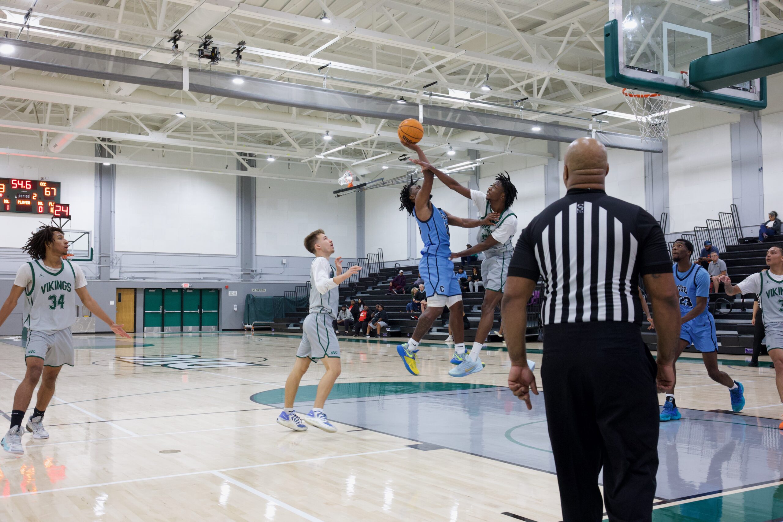 M BASKETBALL 101825 (389)