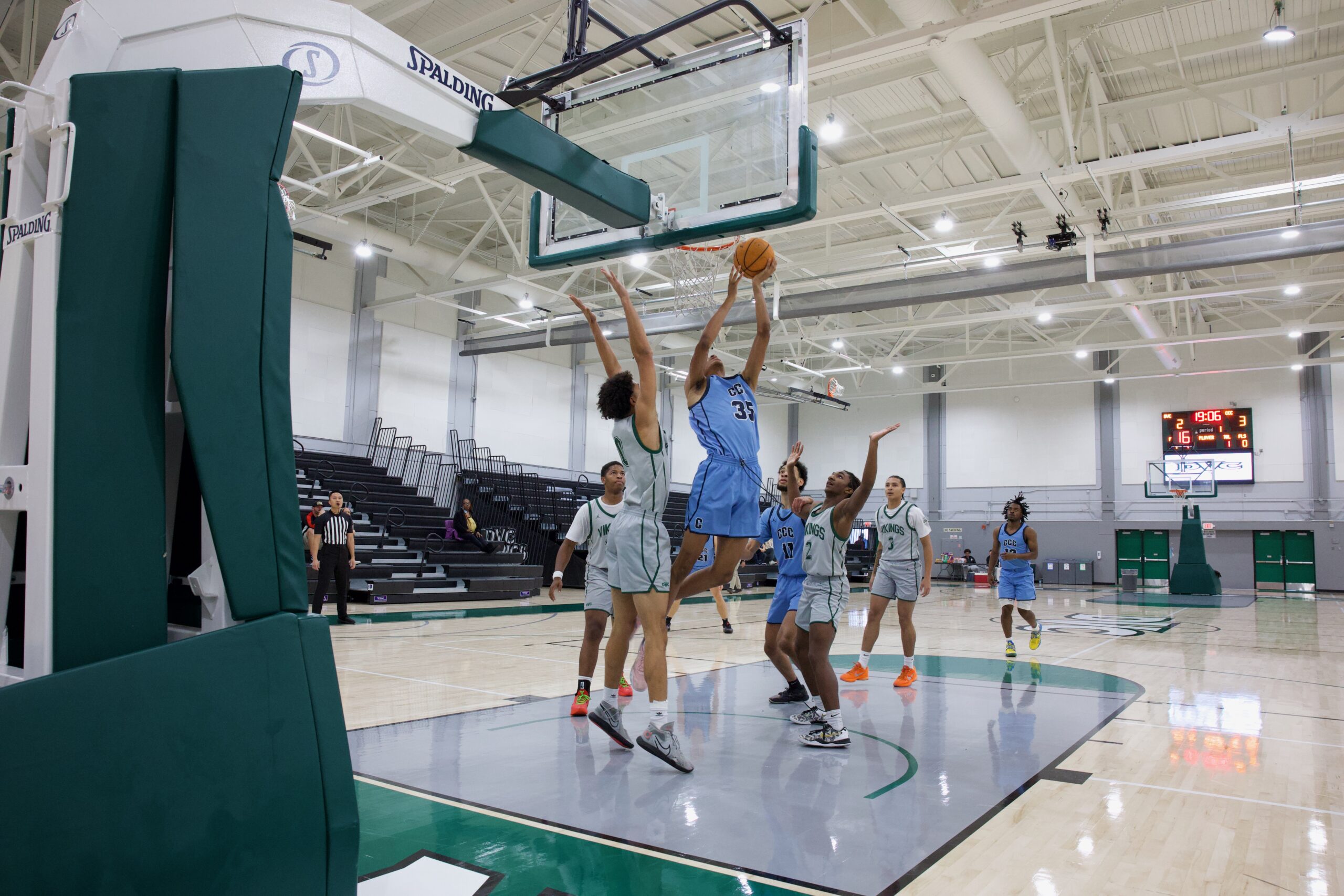 M BASKETBALL 101825 (70)