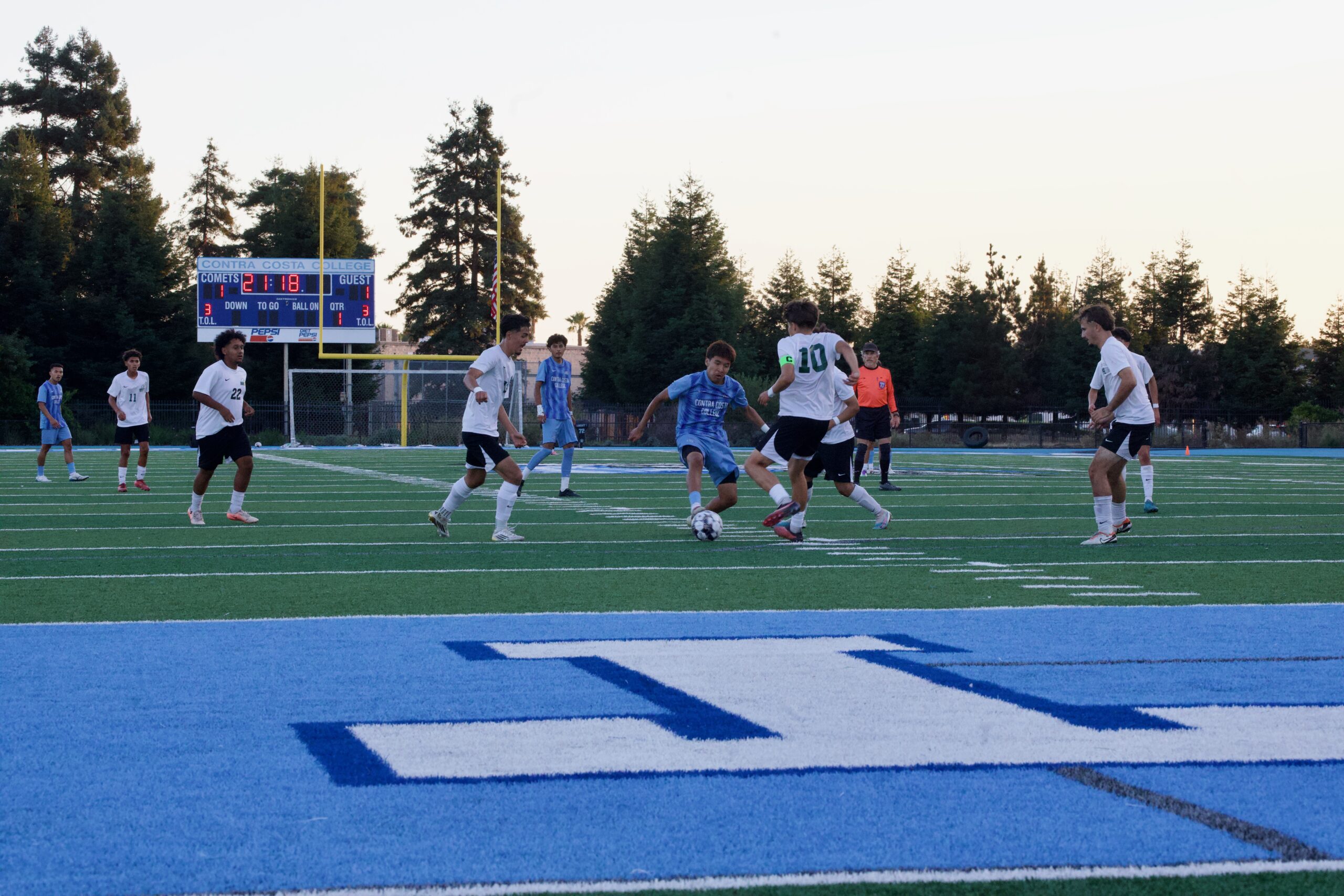 M SOCCER 10325 (358)