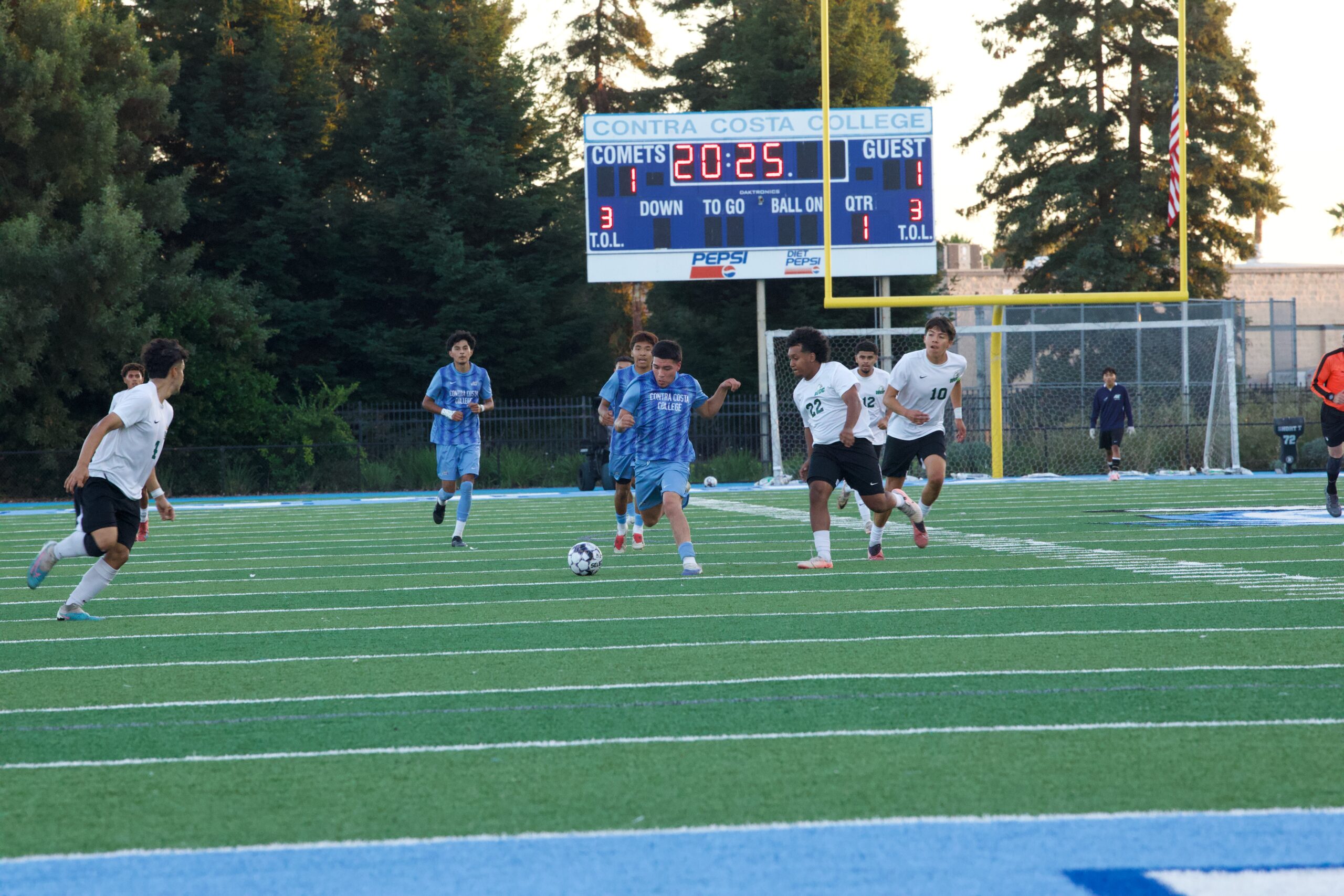 M SOCCER 10325 (385)