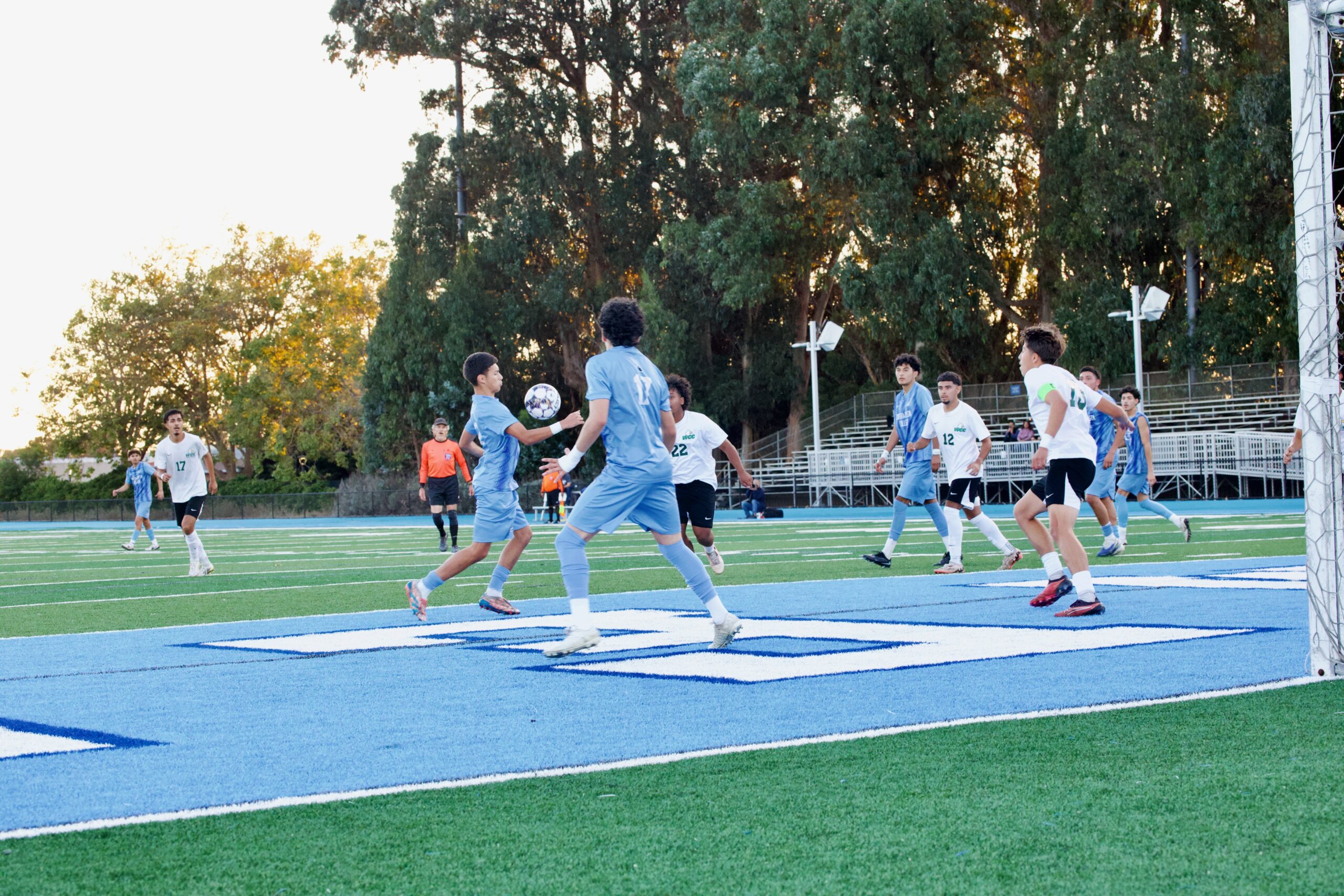 M SOCCER 10325 (417)