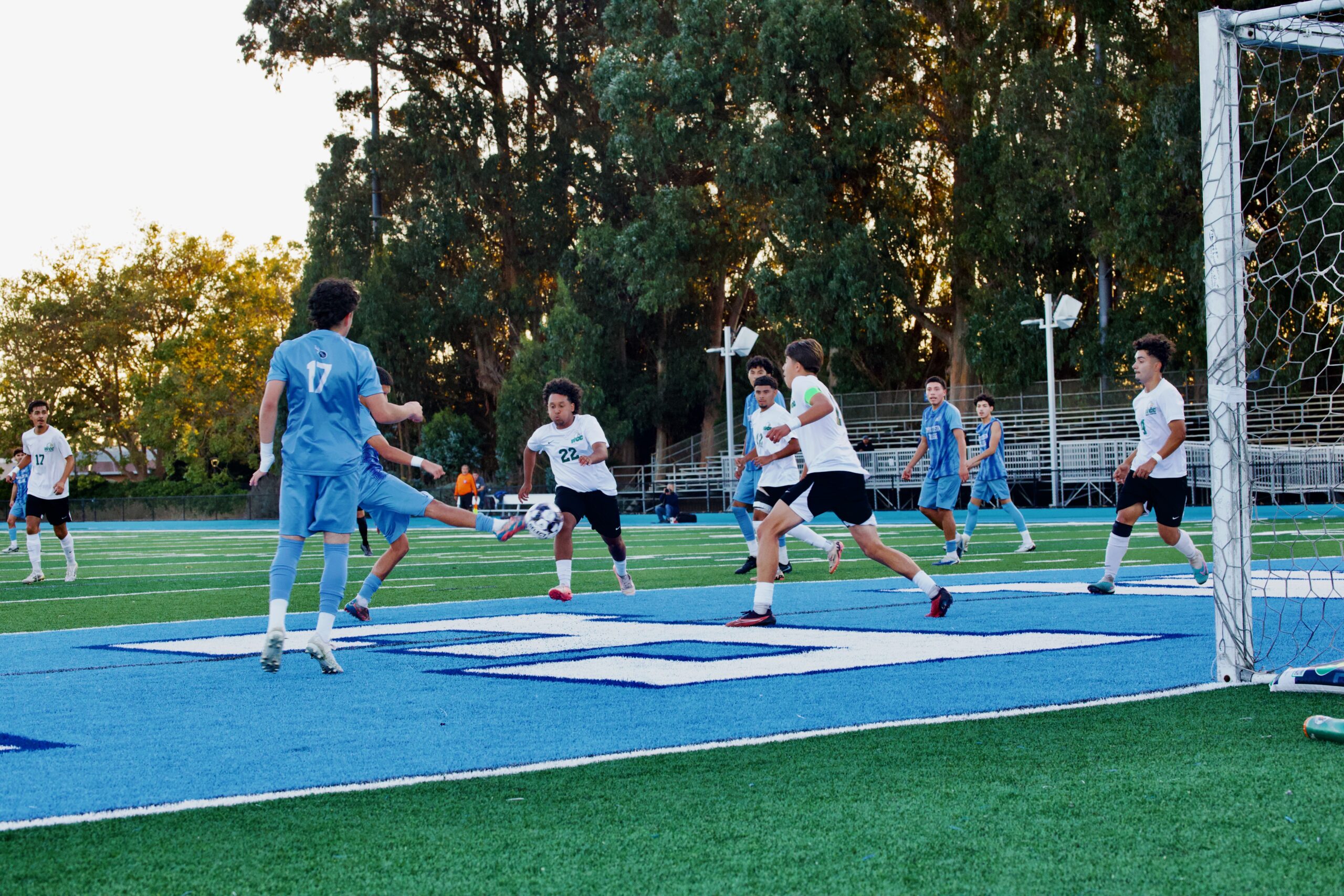 M SOCCER 10325 (419)