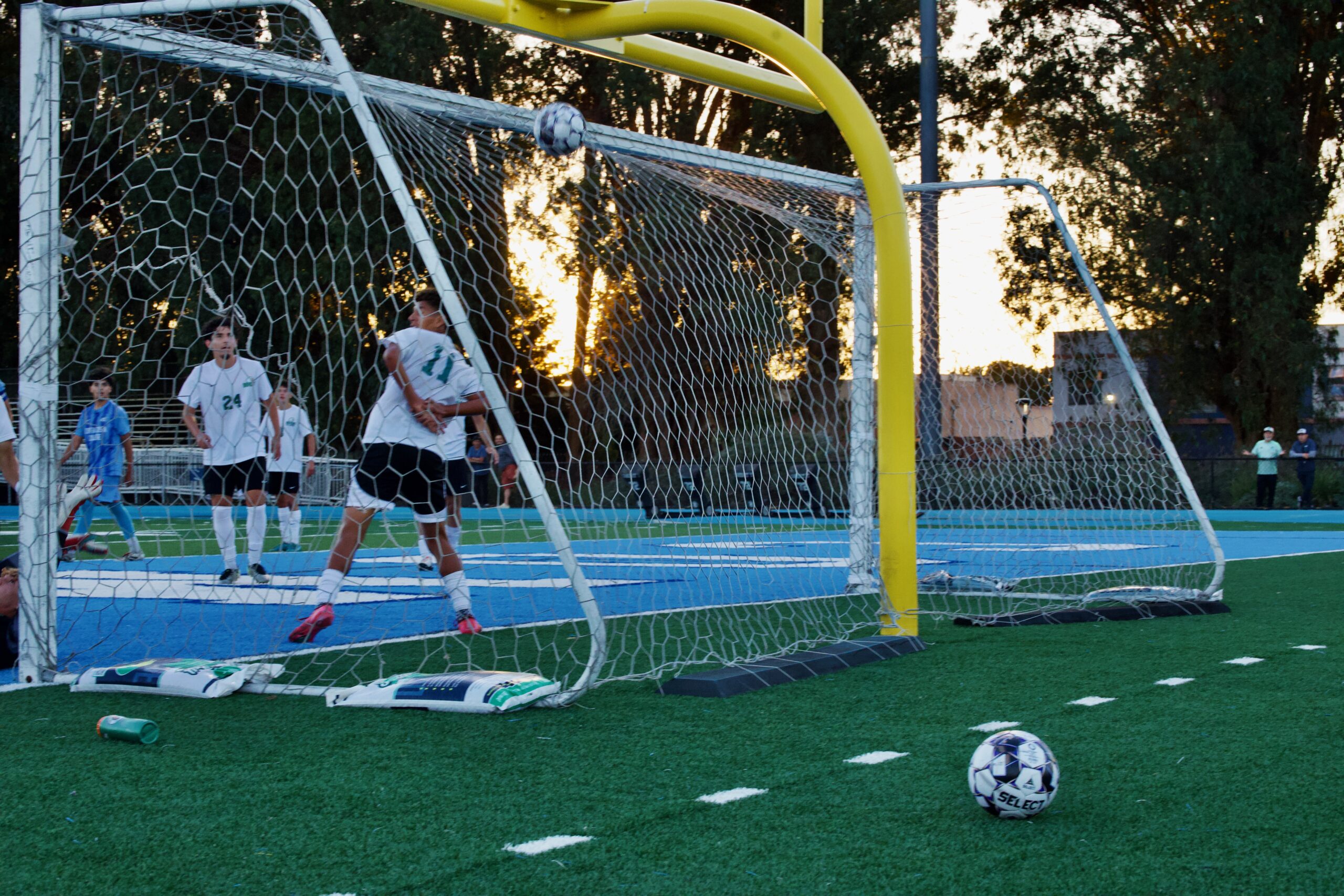 M SOCCER 10325 (425)