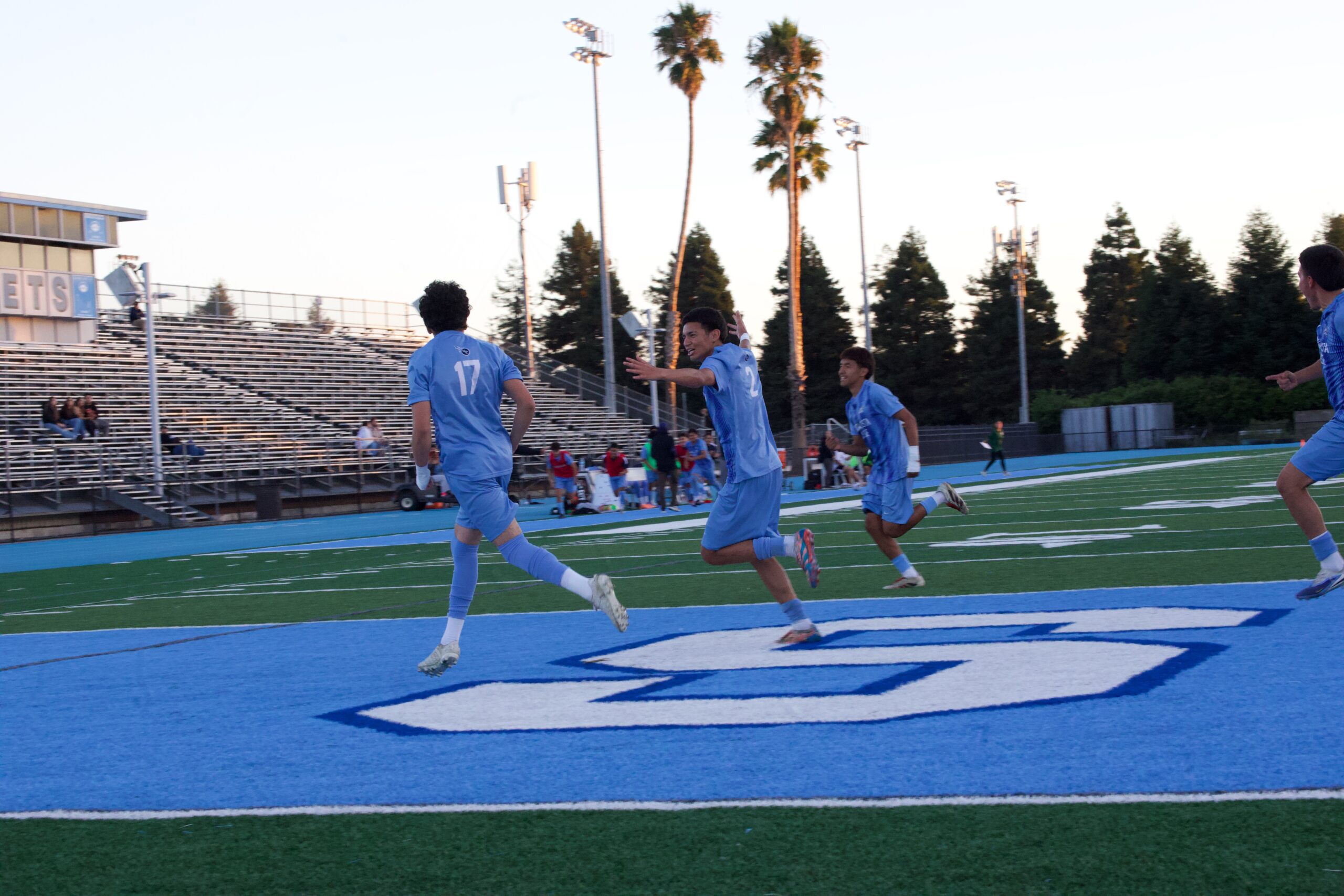 M SOCCER 10325 (430)