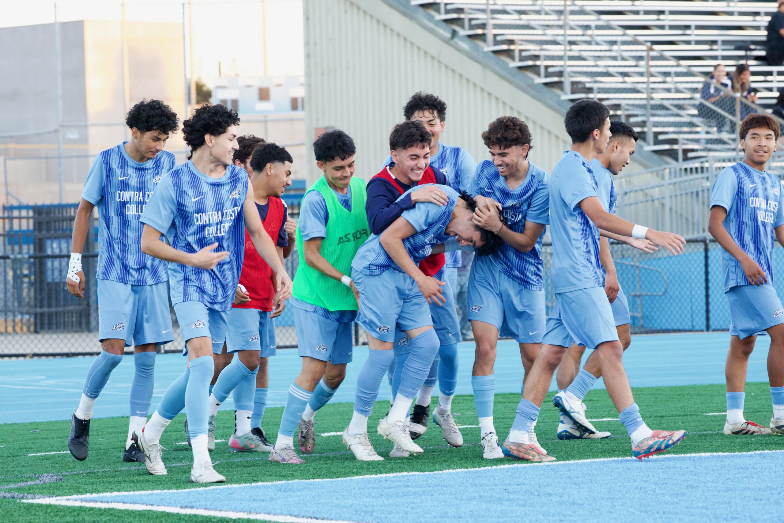 M SOCCER 10325 (442)