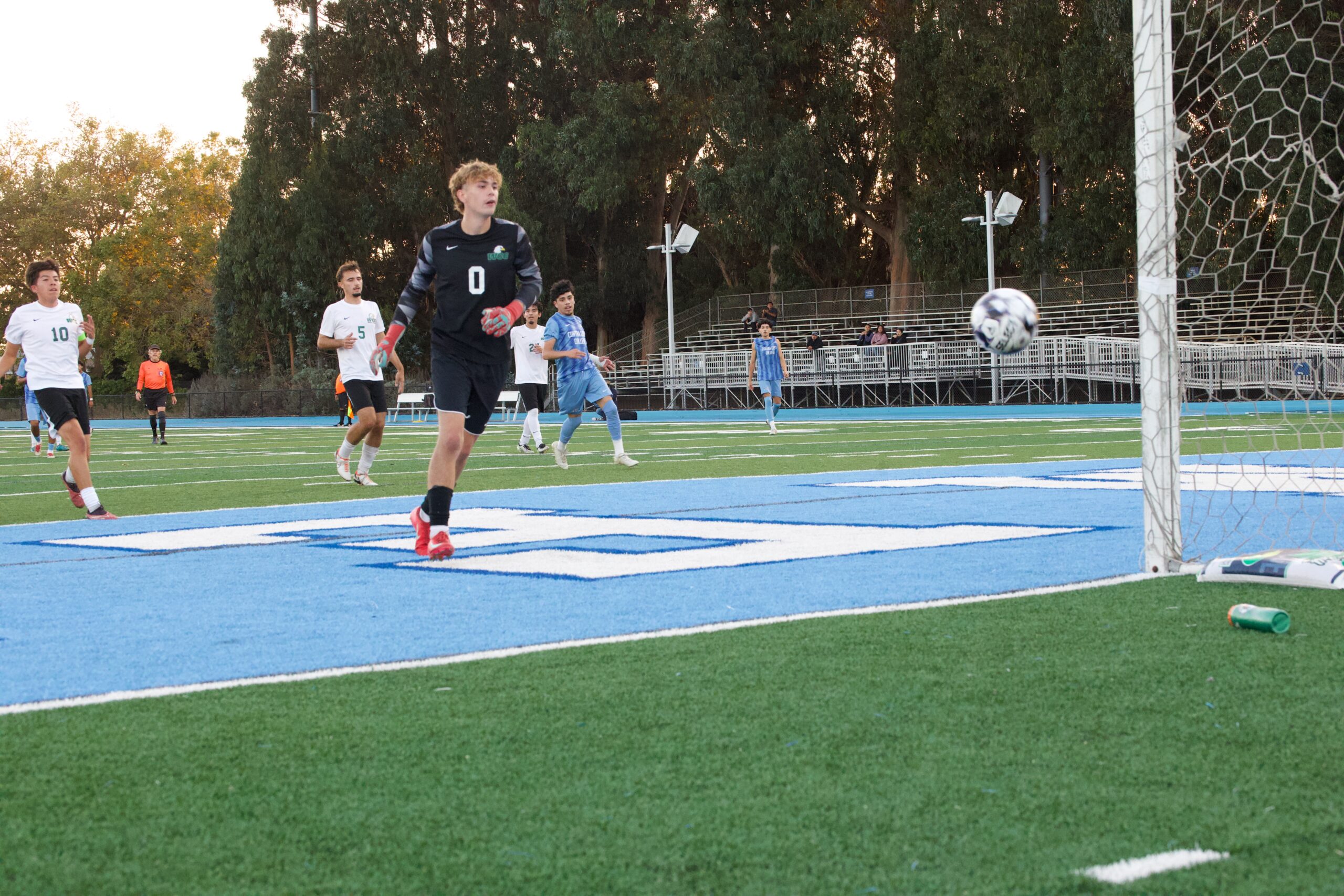 M SOCCER 10325 (467)