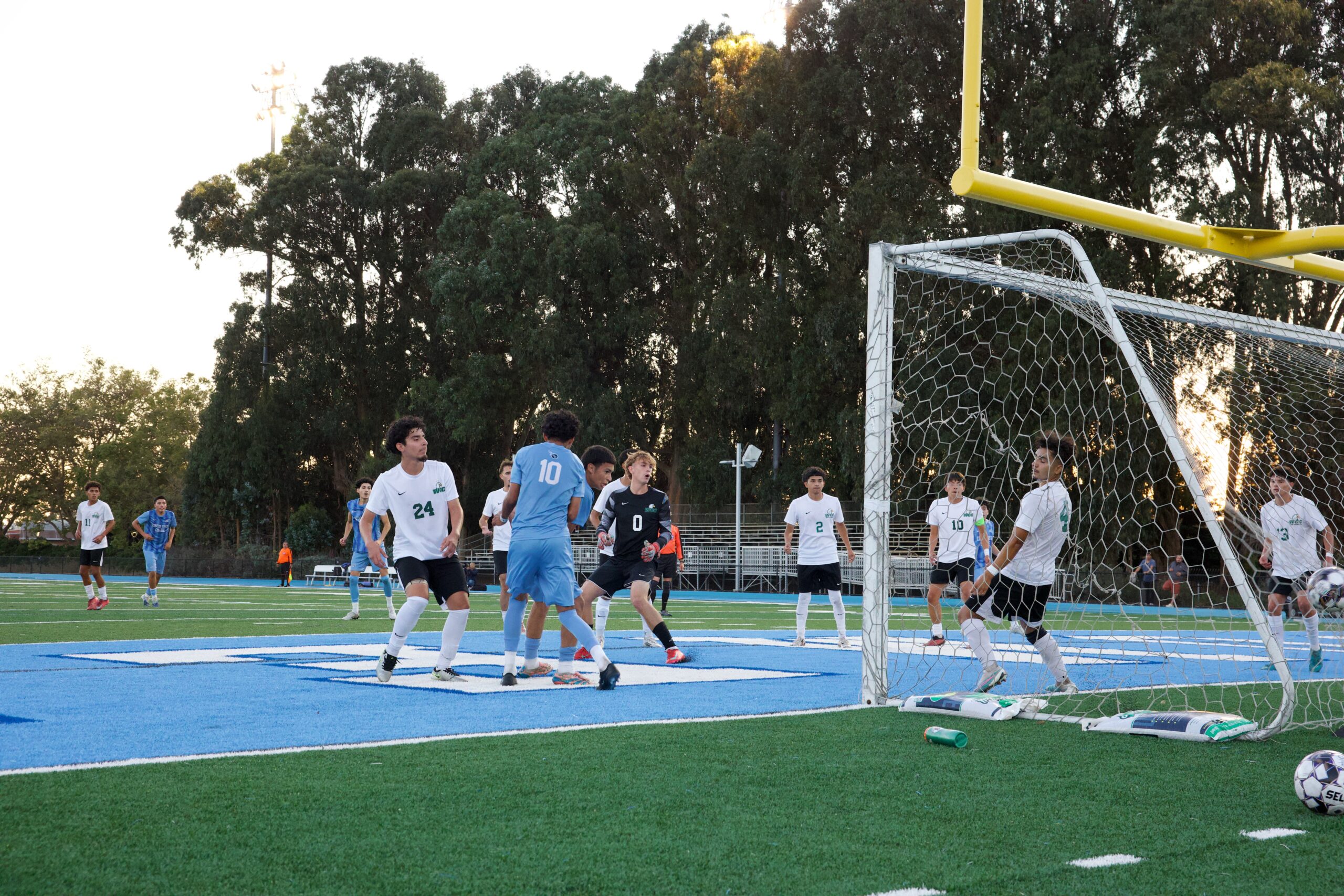 M SOCCER 10325 (503)