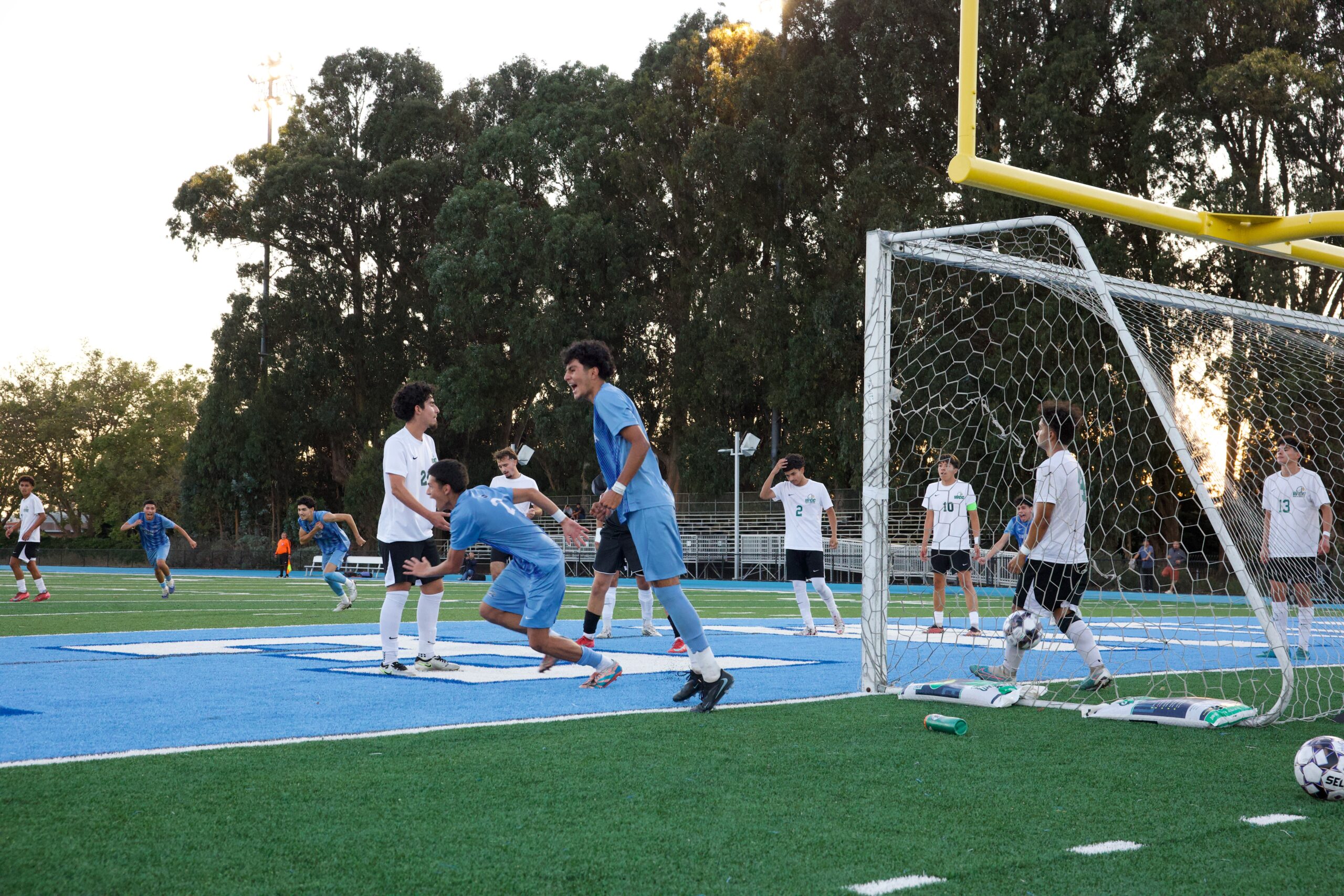 M SOCCER 10325 (506)