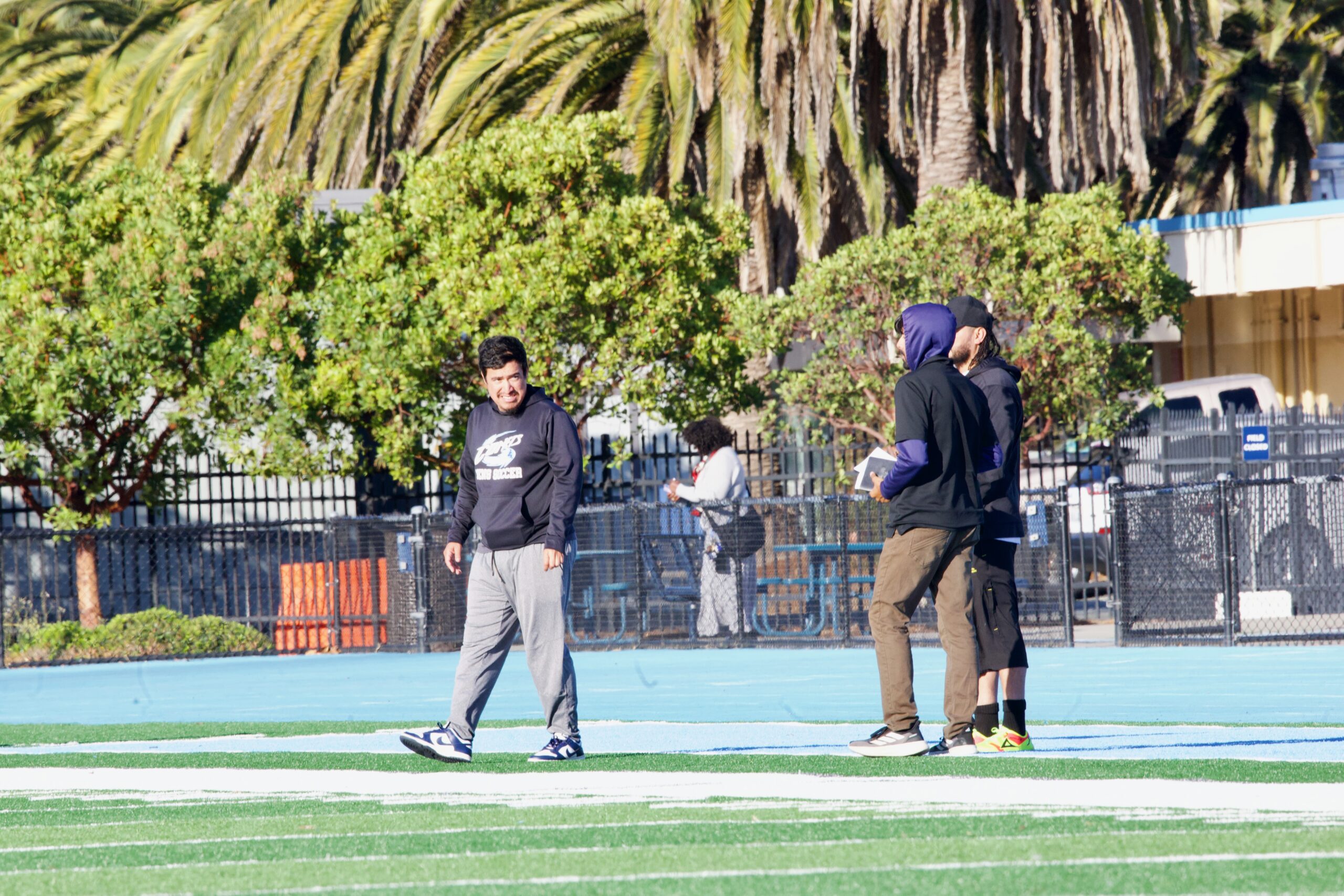 M SOCCER 10325 (703)