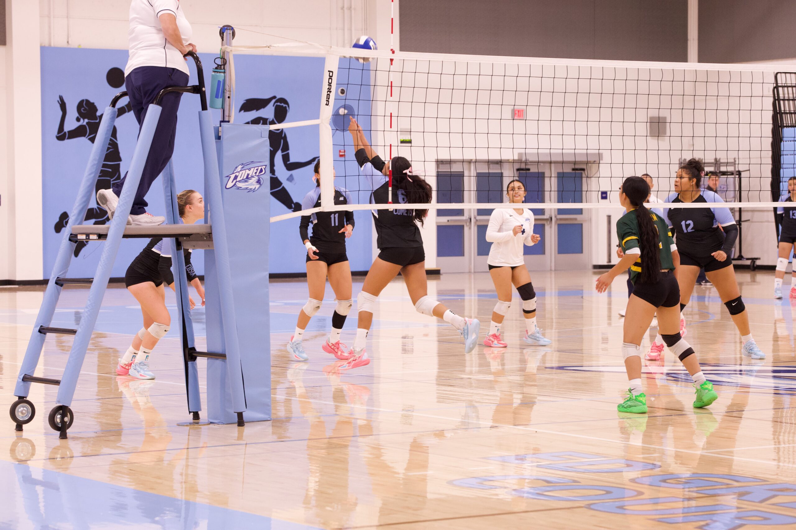 VOLLEYBALL 10125 (143)