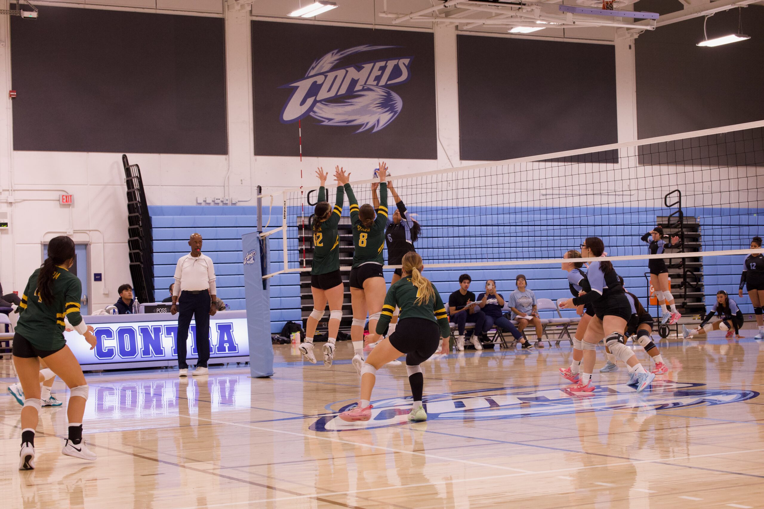 VOLLEYBALL 10125 (258)