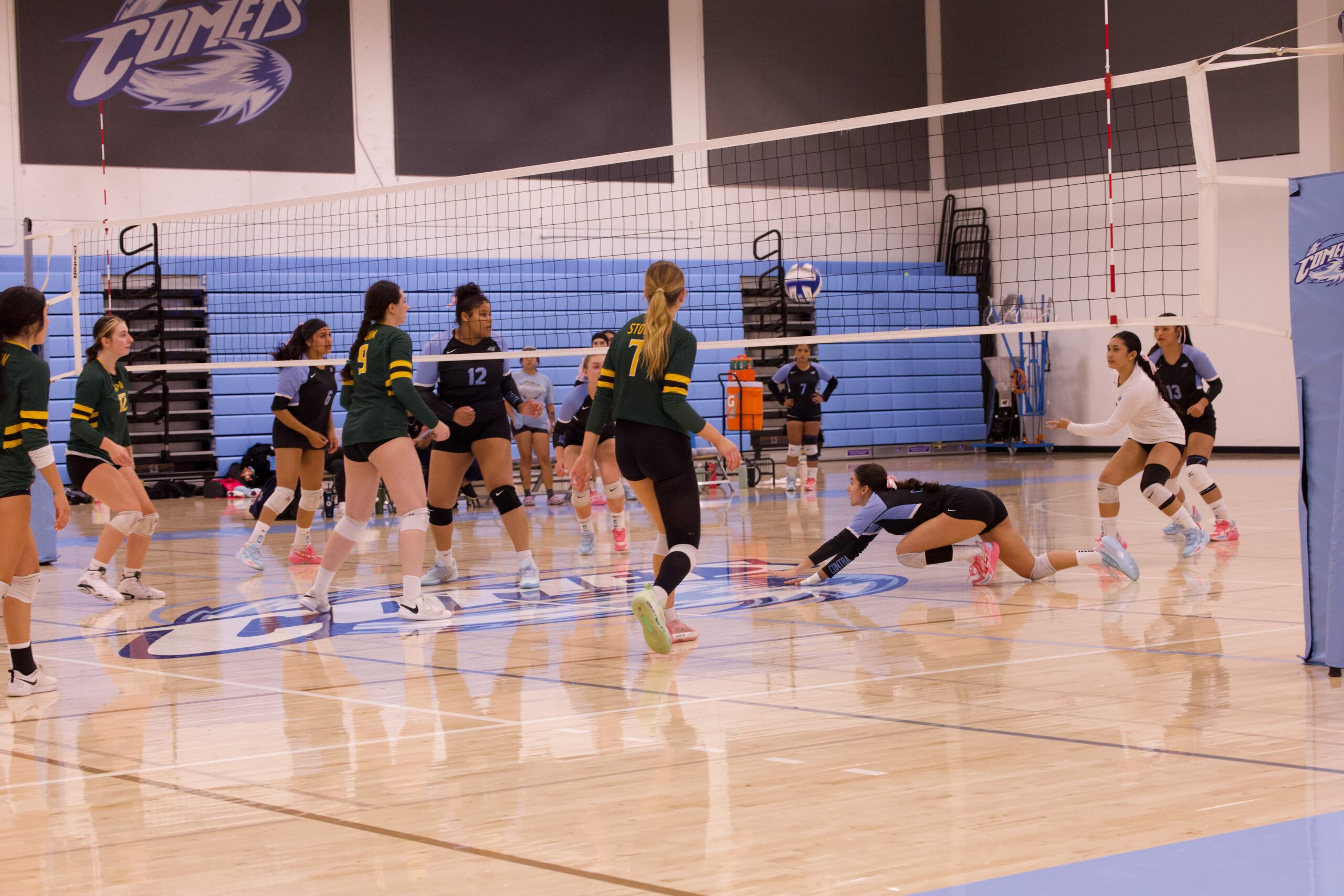 VOLLEYBALL 10125 (298)