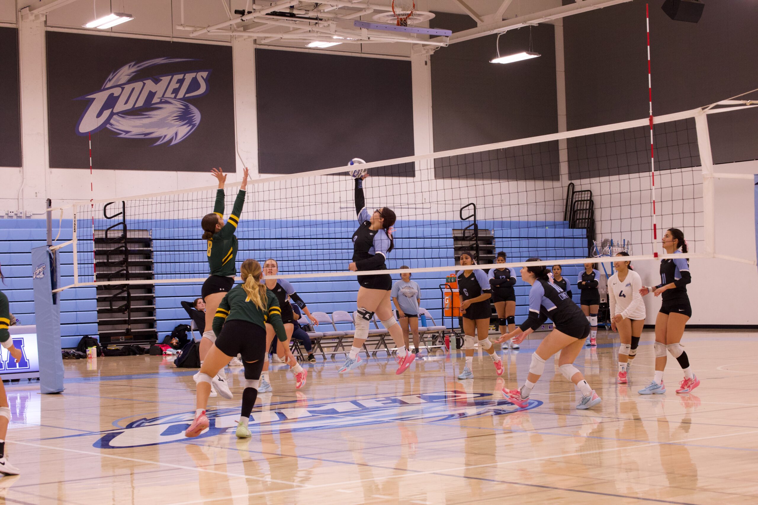 VOLLEYBALL 10125 (326)