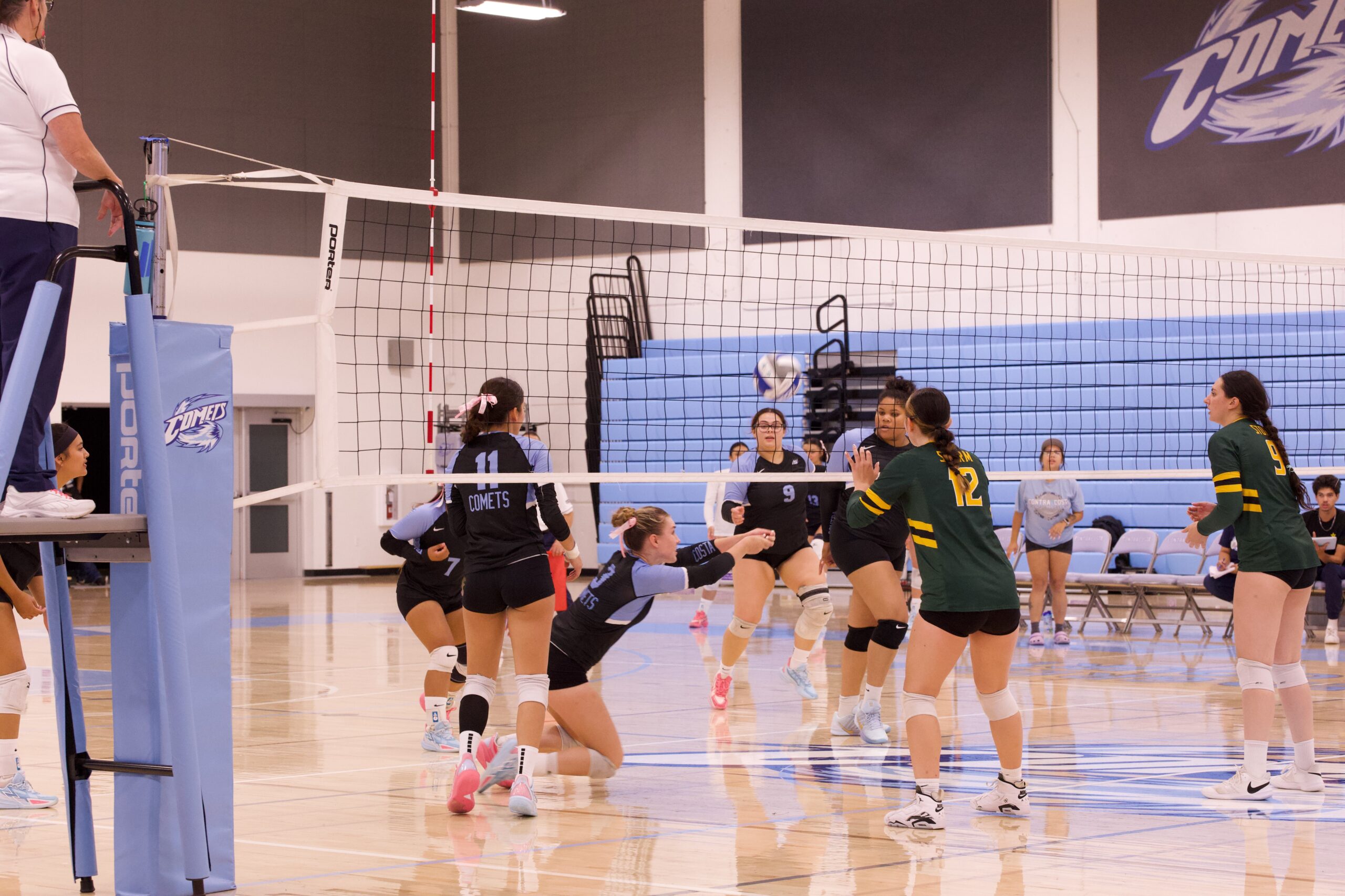 VOLLEYBALL 10125 (456)