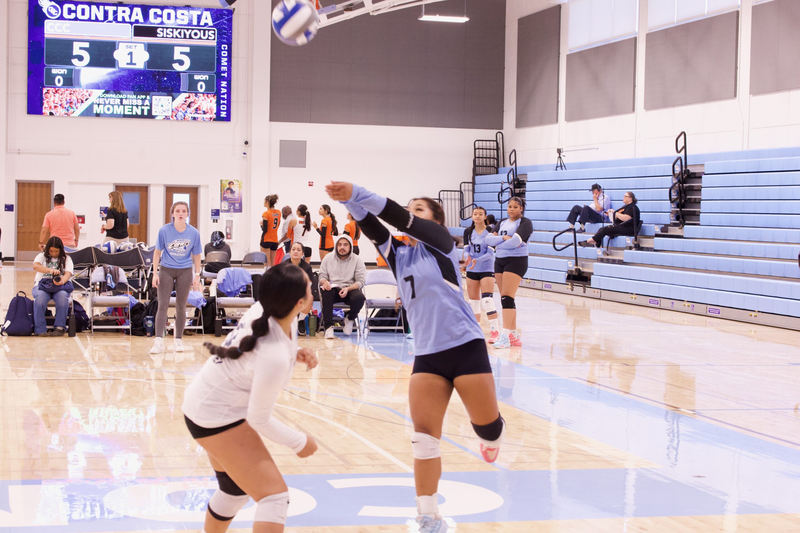 VOLLEYBALL 92625 (198)