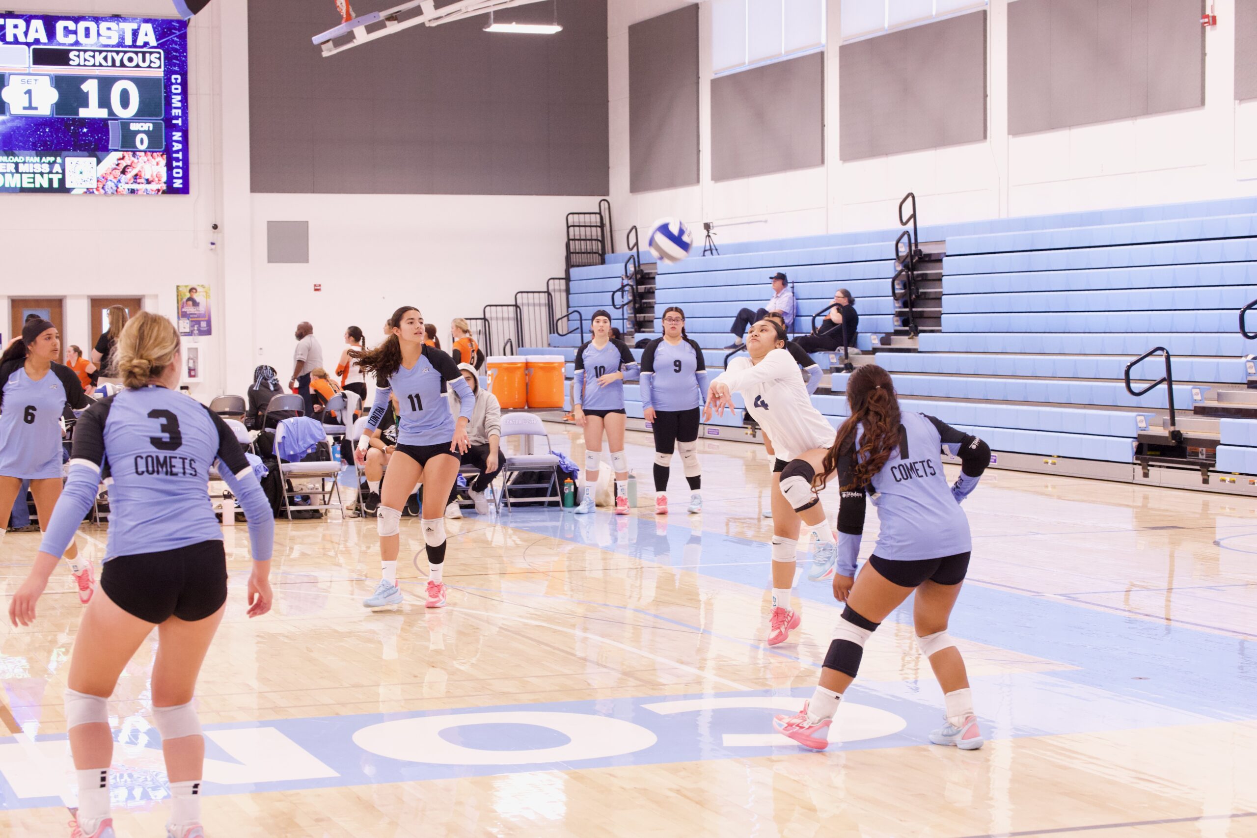 VOLLEYBALL 92625 (208)