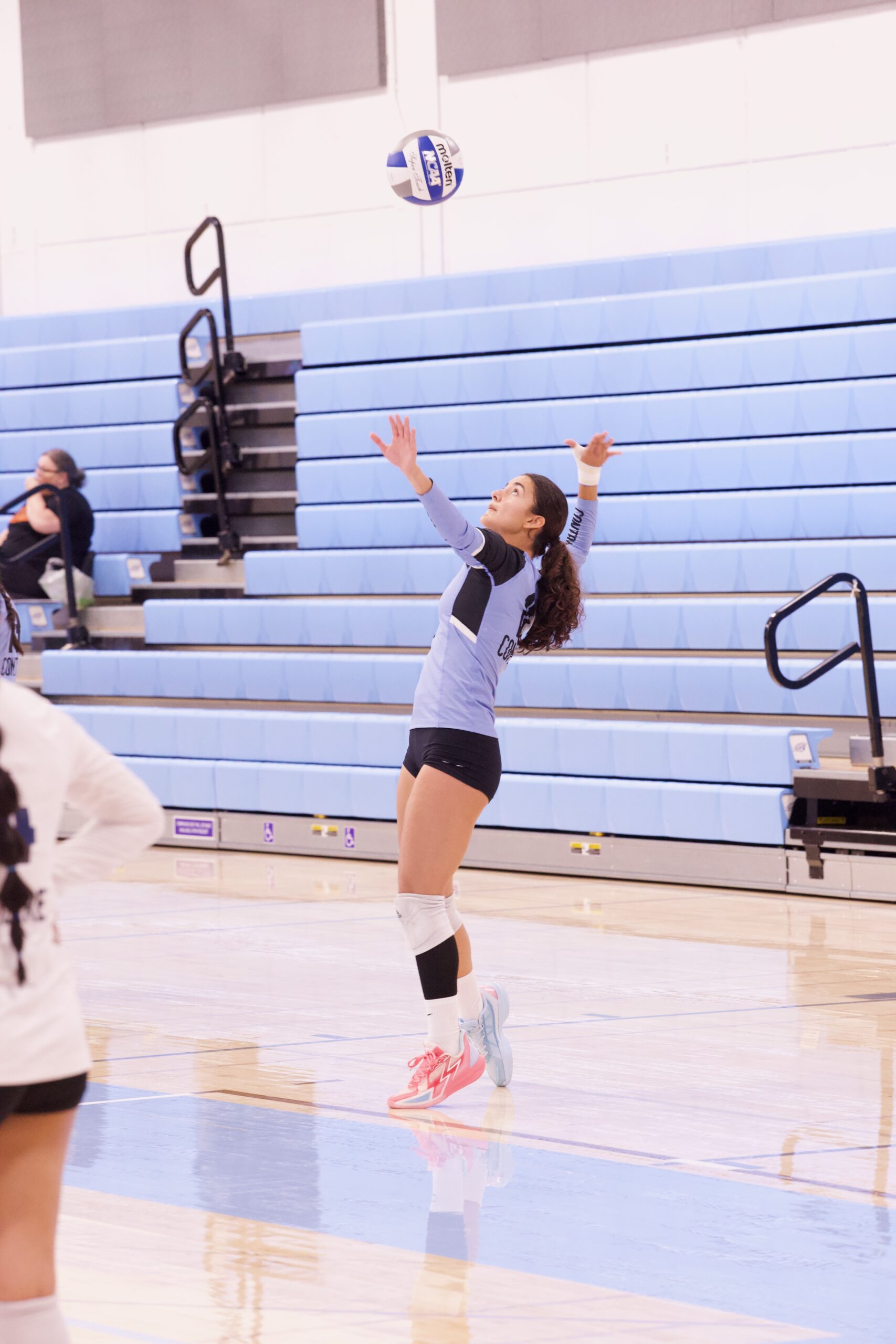 VOLLEYBALL 92625 (215)