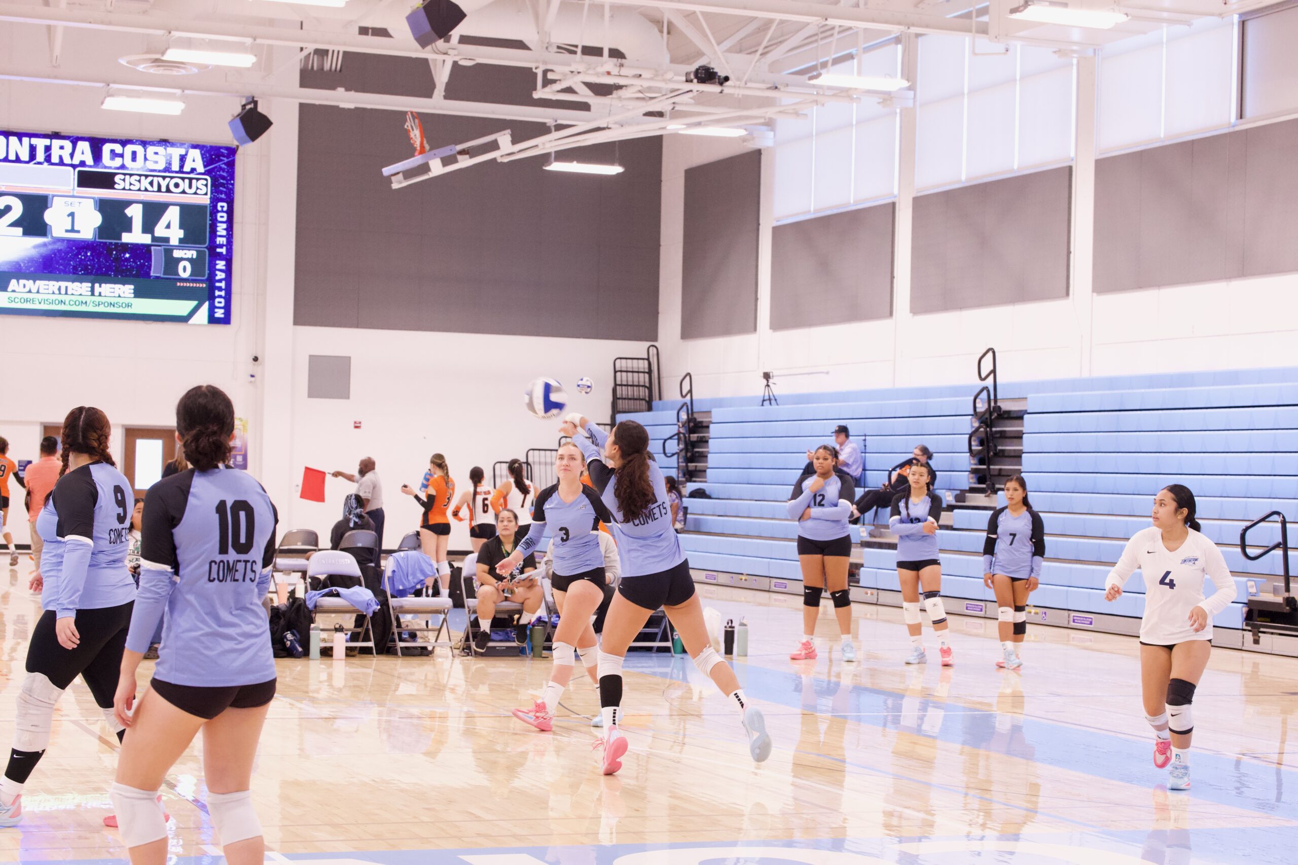 VOLLEYBALL 92625 (220)