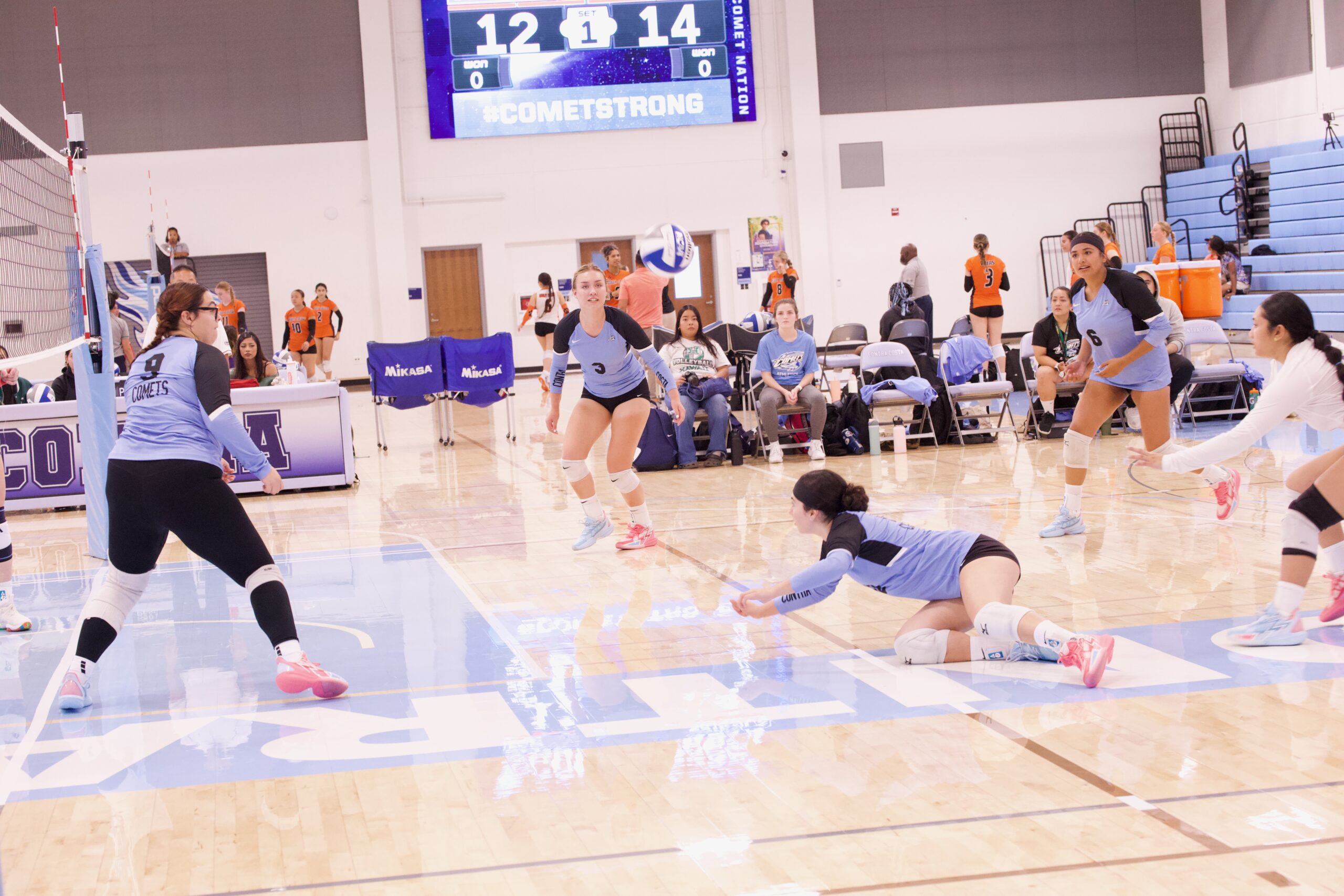 VOLLEYBALL 92625 (221)