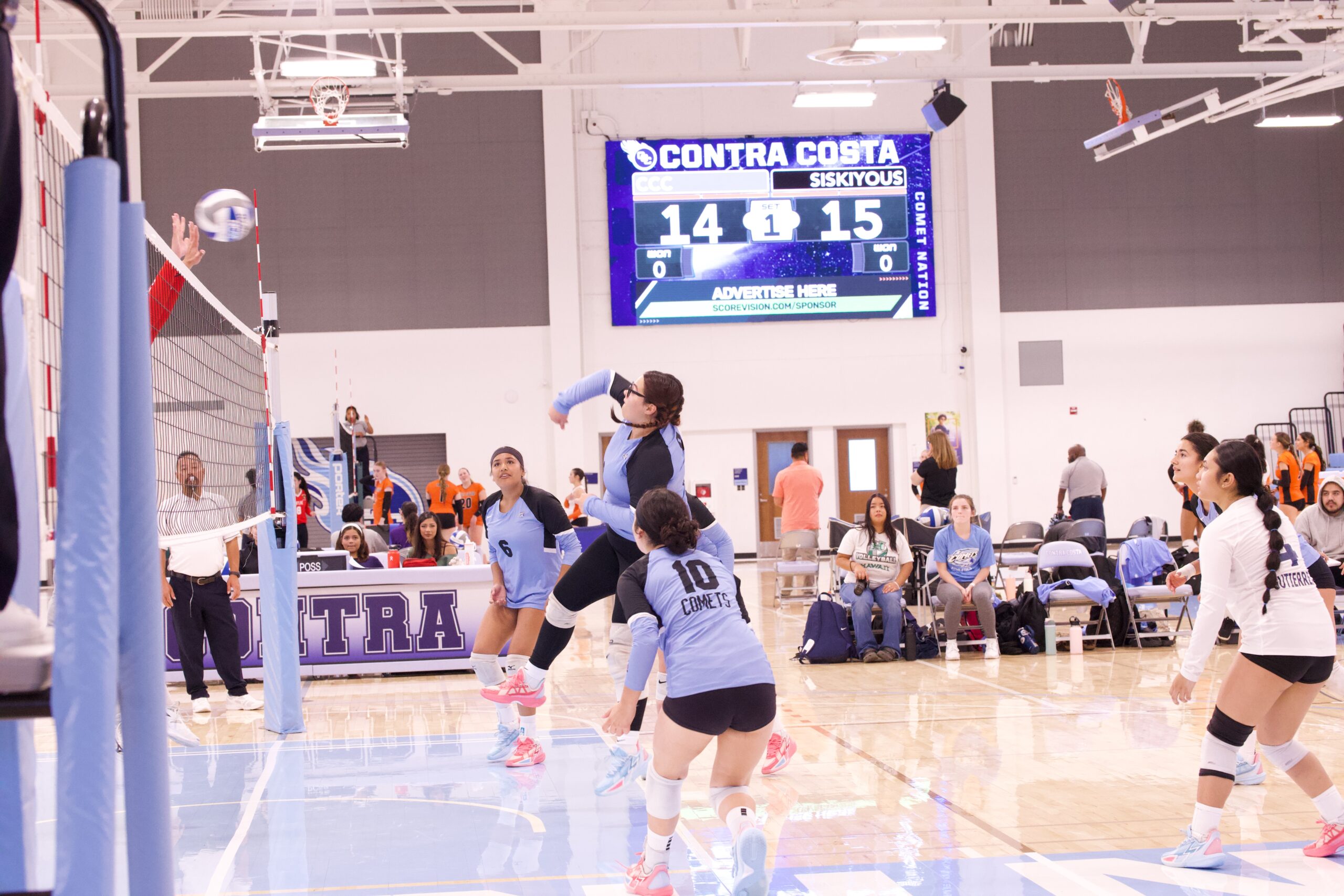 VOLLEYBALL 92625 (228)