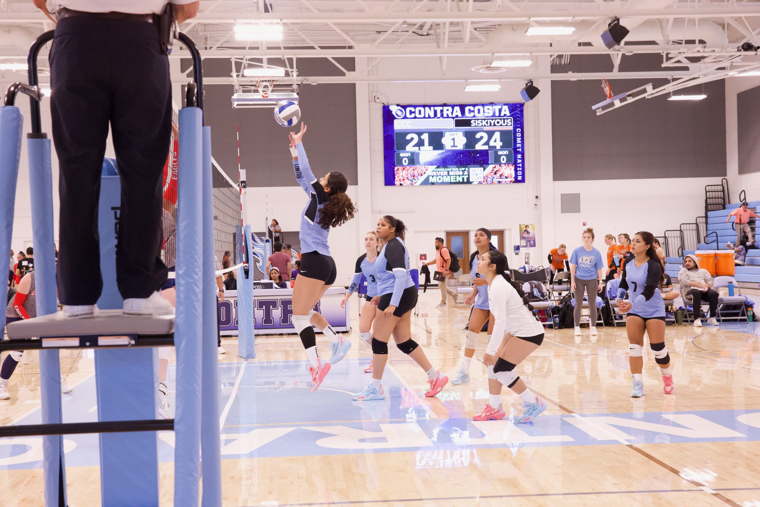 VOLLEYBALL 92625 (267)