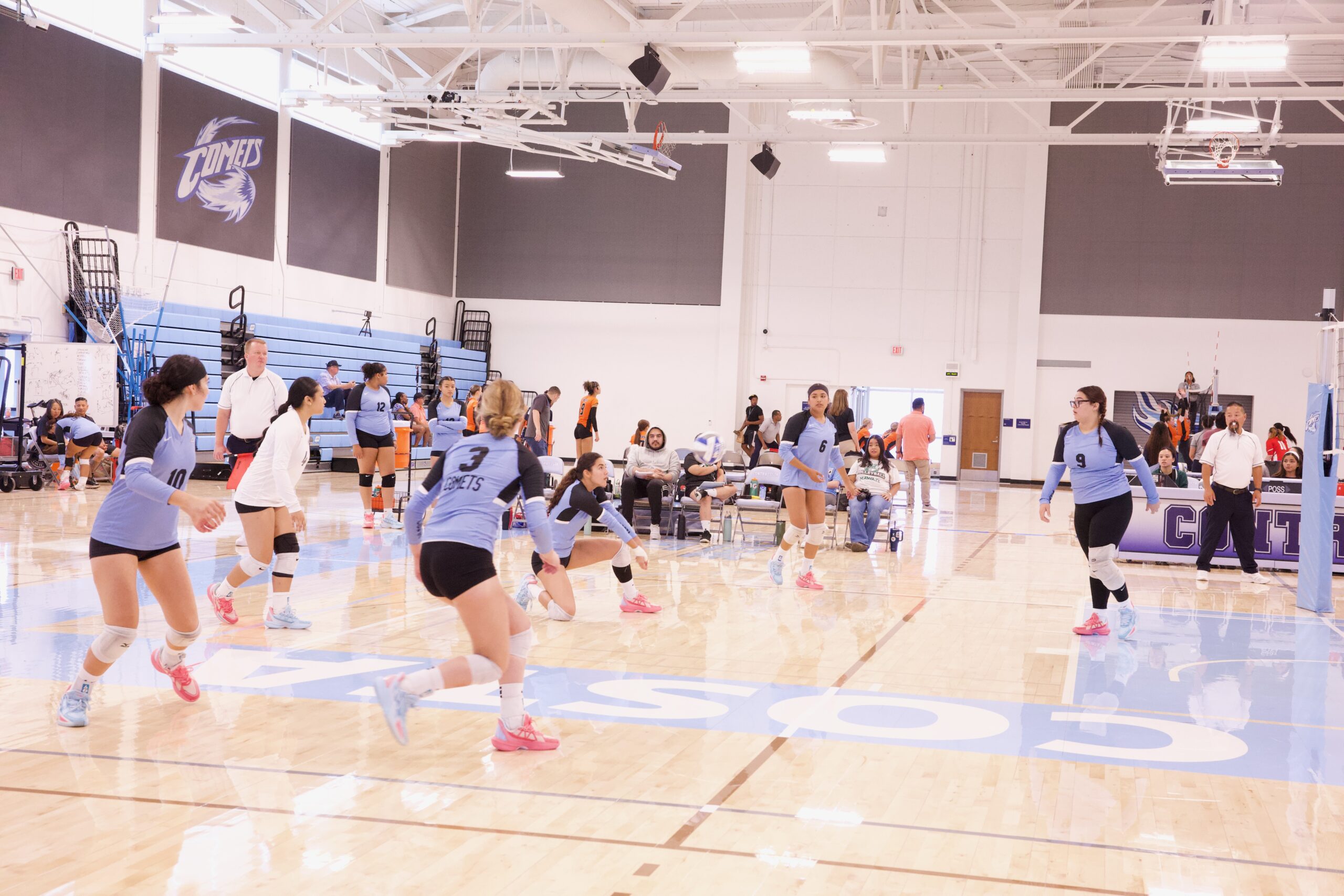 VOLLEYBALL 92625 (270)