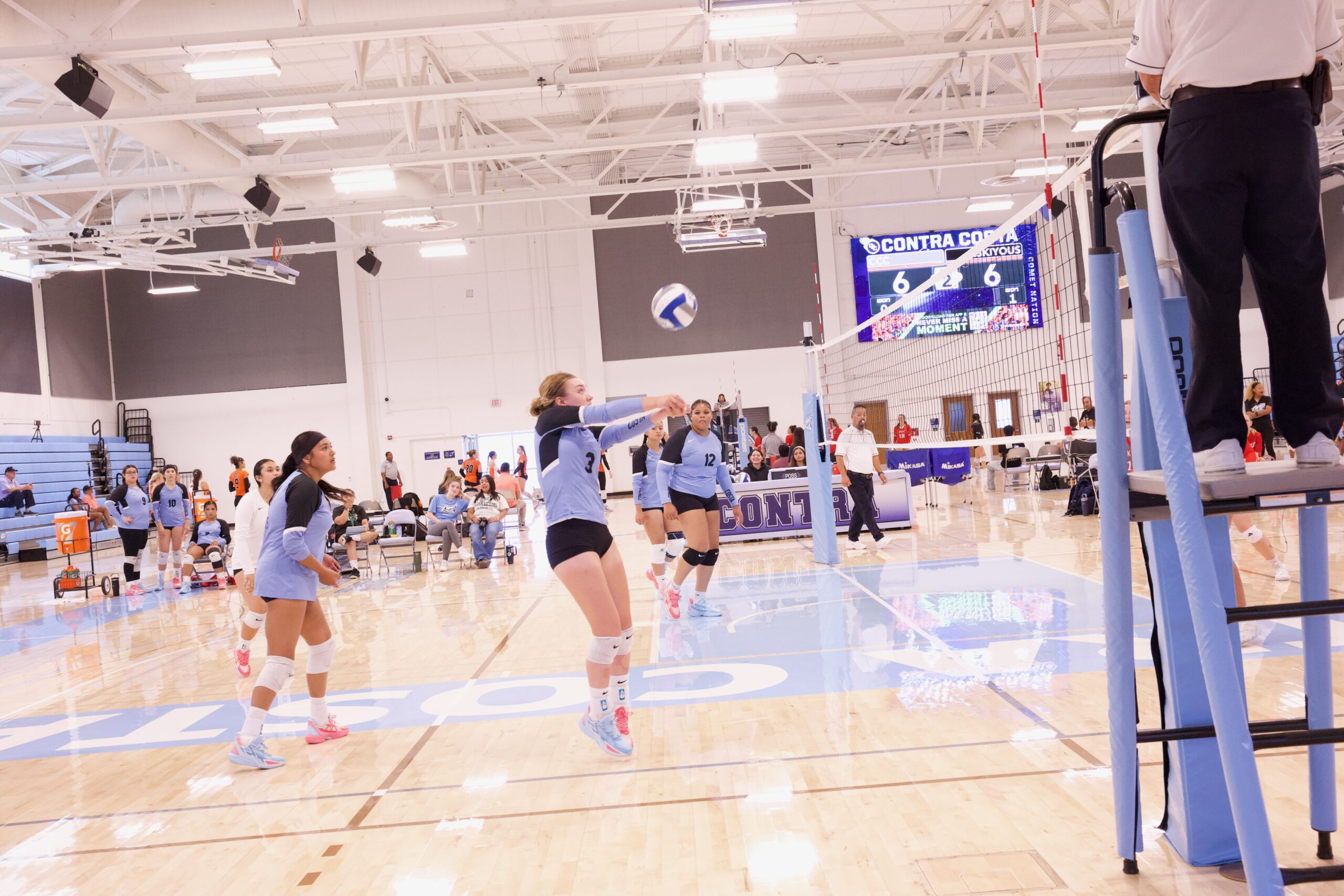 VOLLEYBALL 92625 (298)