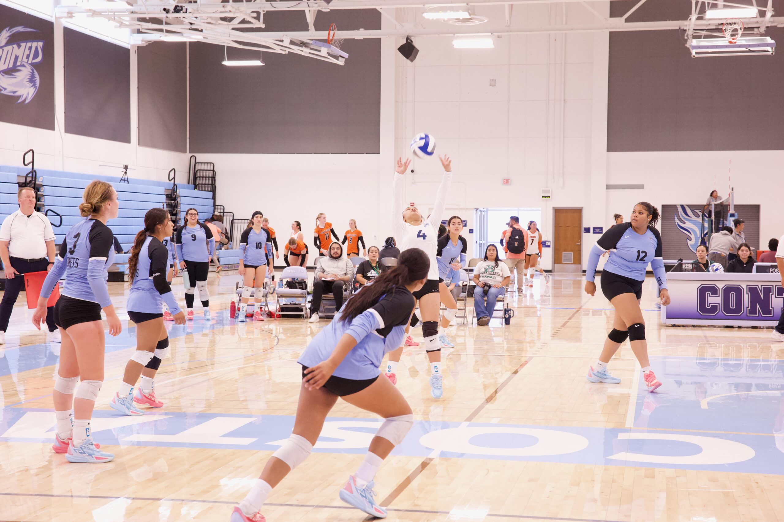 VOLLEYBALL 92625 (328)