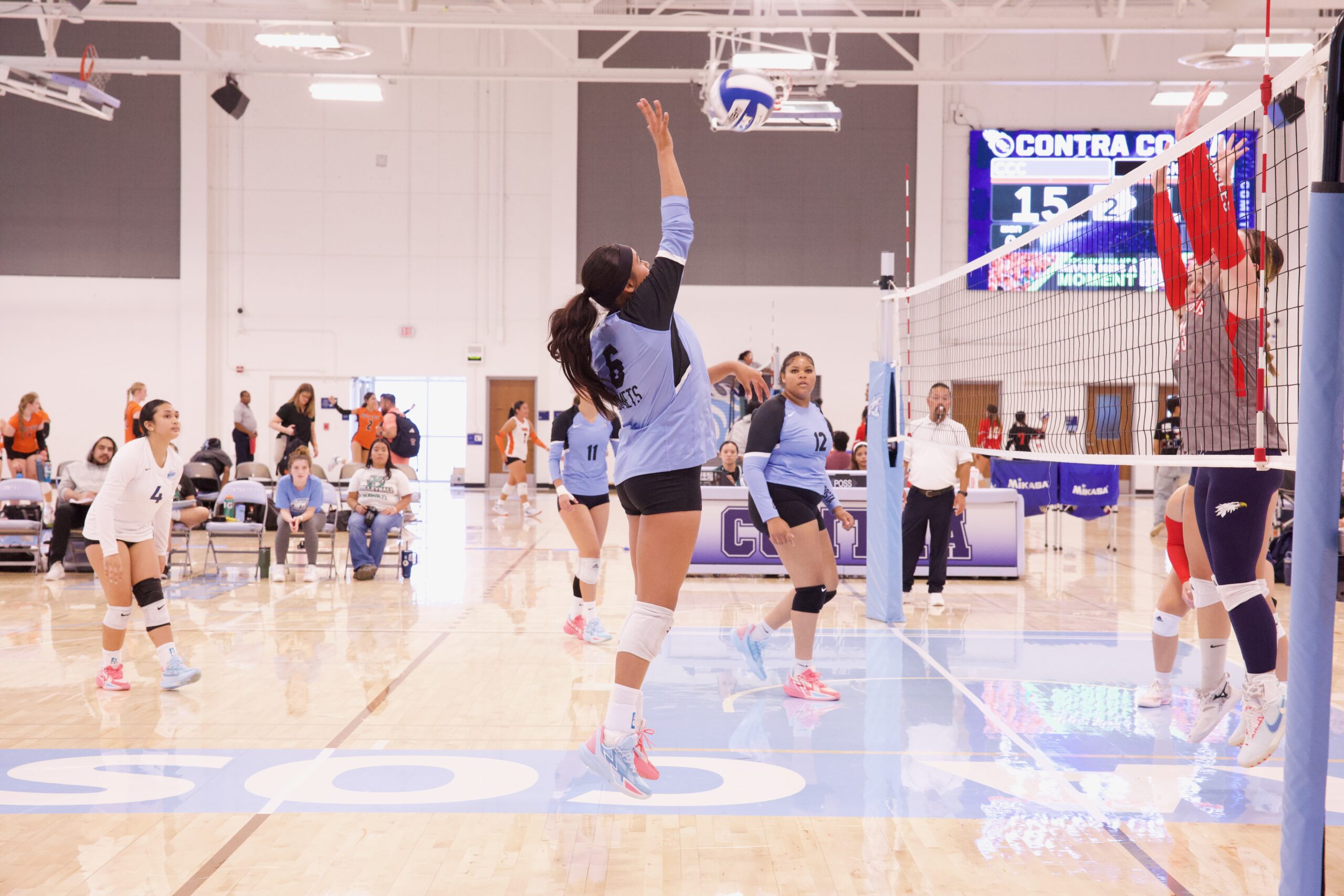 VOLLEYBALL 92625 (329)