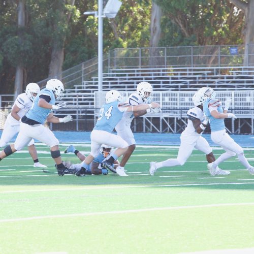 52125 (76) Football