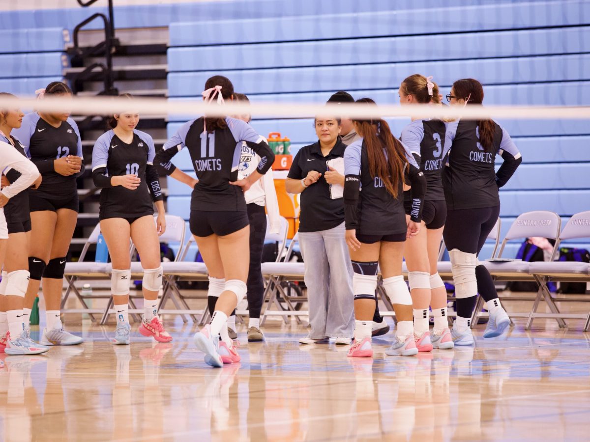 VOLLEYBALL 10825 (226)