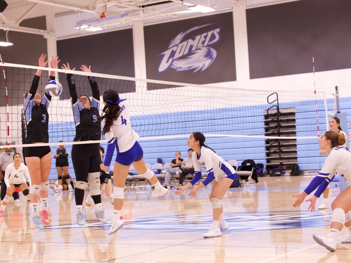 VOLLEYBALL 10825 (252)