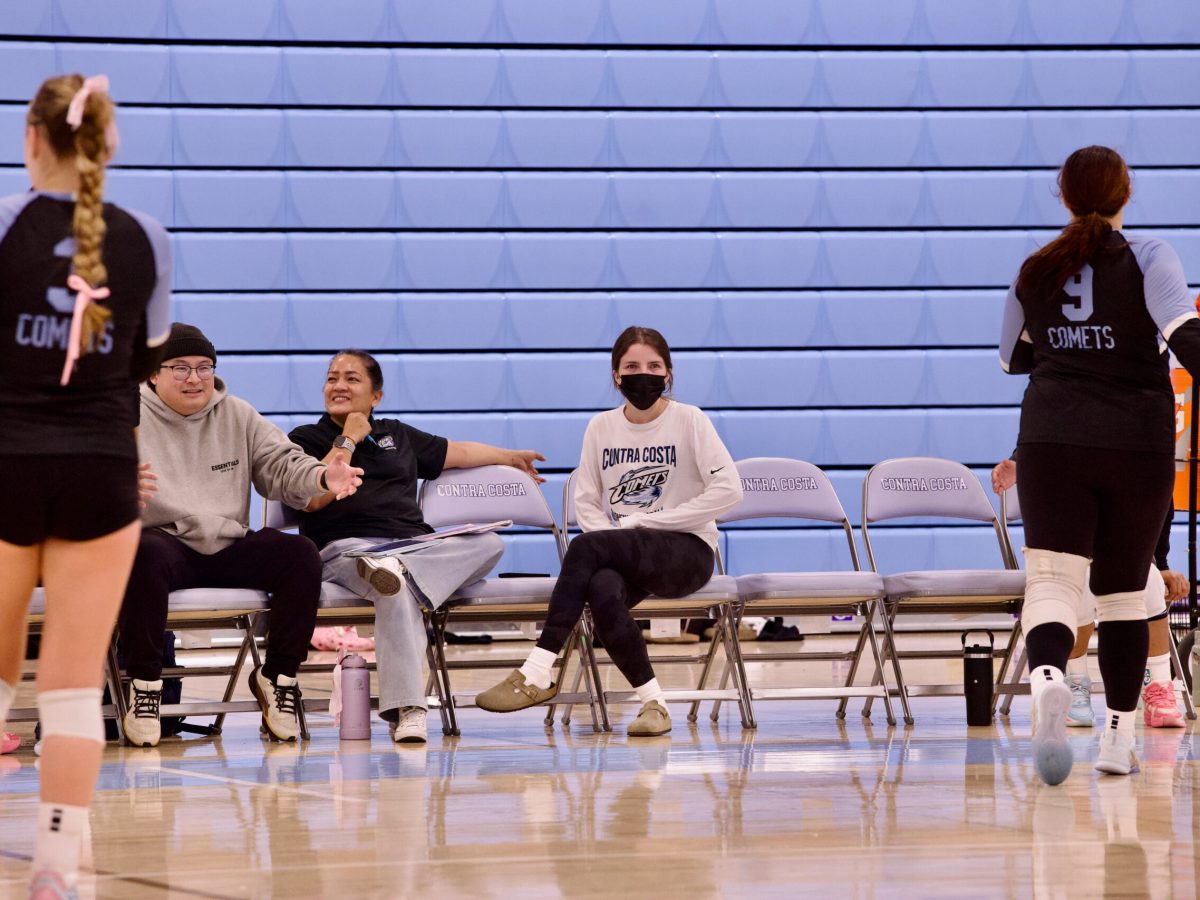 VOLLEYBALL 10825 (314)