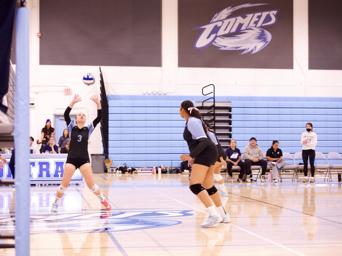 VOLLEYBALL 10825 (318)