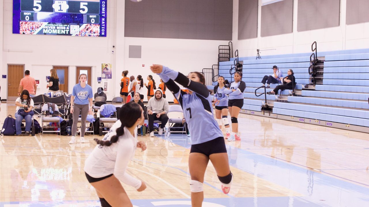 VOLLEYBALL 92625 (198)