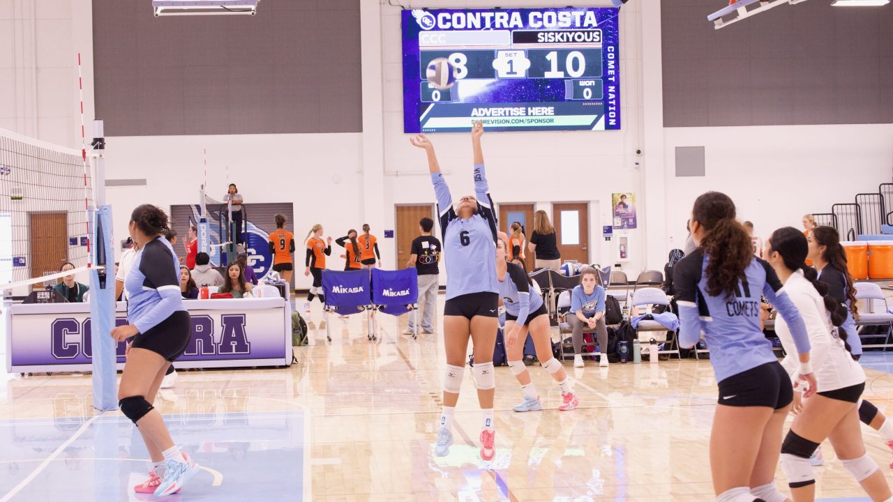 VOLLEYBALL 92625 (211)