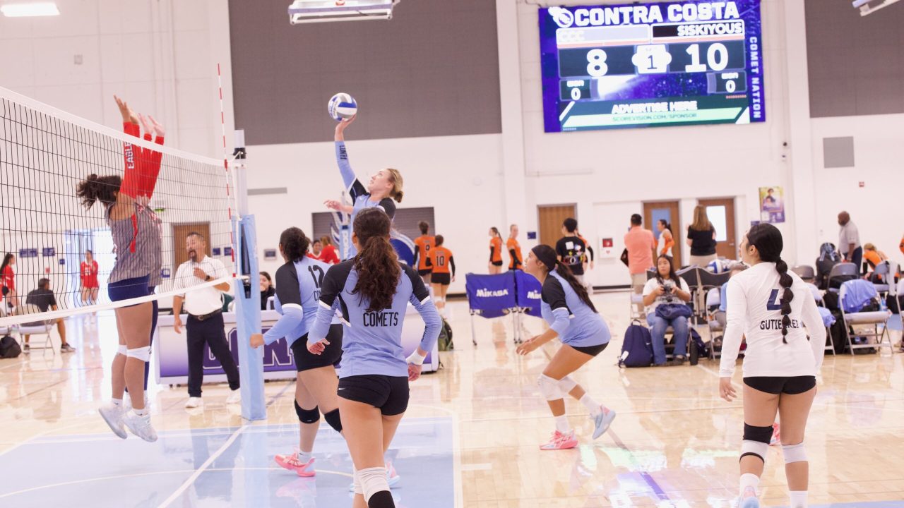 VOLLEYBALL 92625 (212)