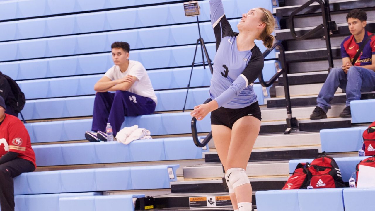 VOLLEYBALL 92625 (225)