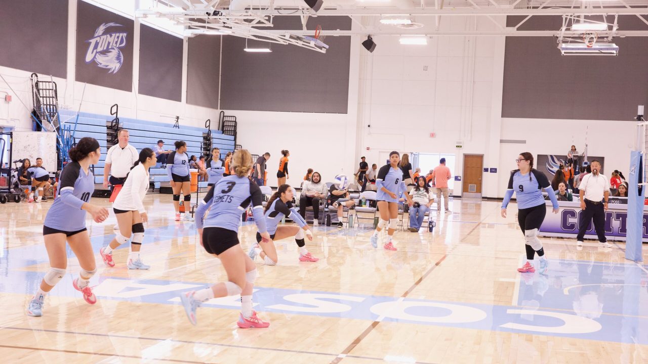 VOLLEYBALL 92625 (270)