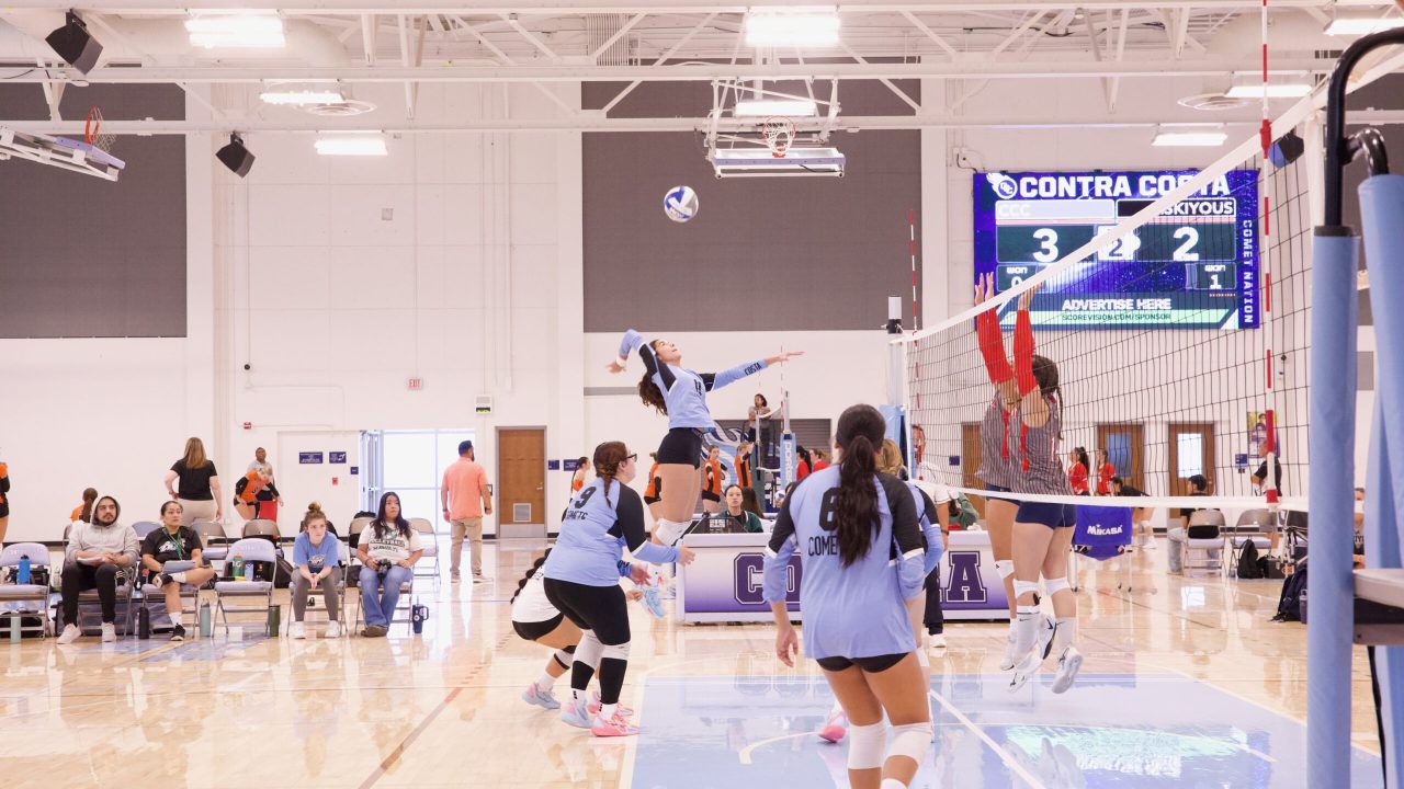 VOLLEYBALL 92625 (277)