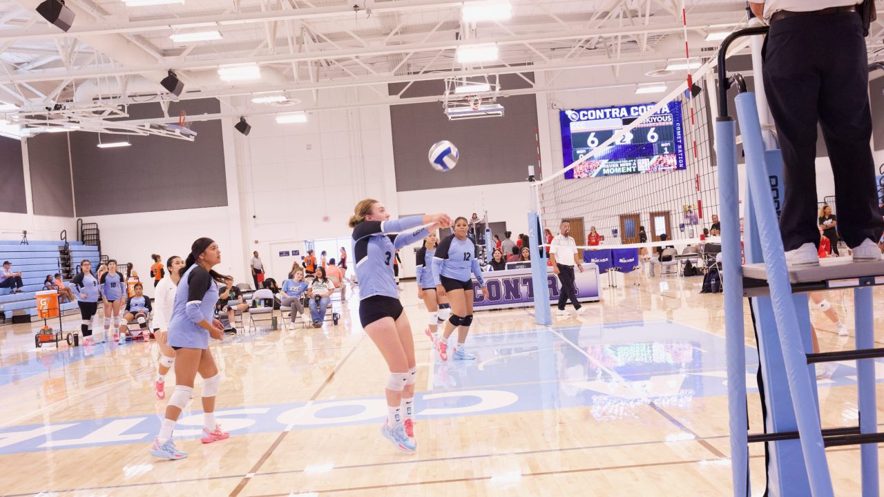 VOLLEYBALL 92625 (298)