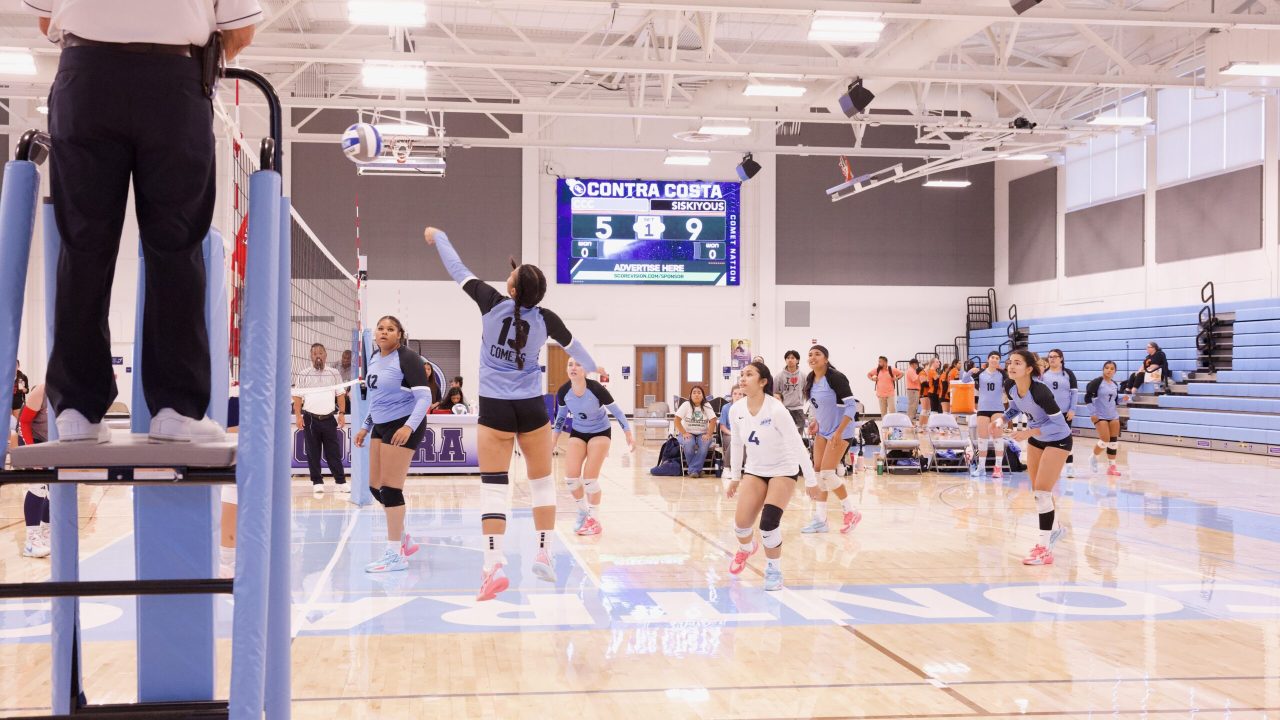 VOLLEYBALL 92625 (361)