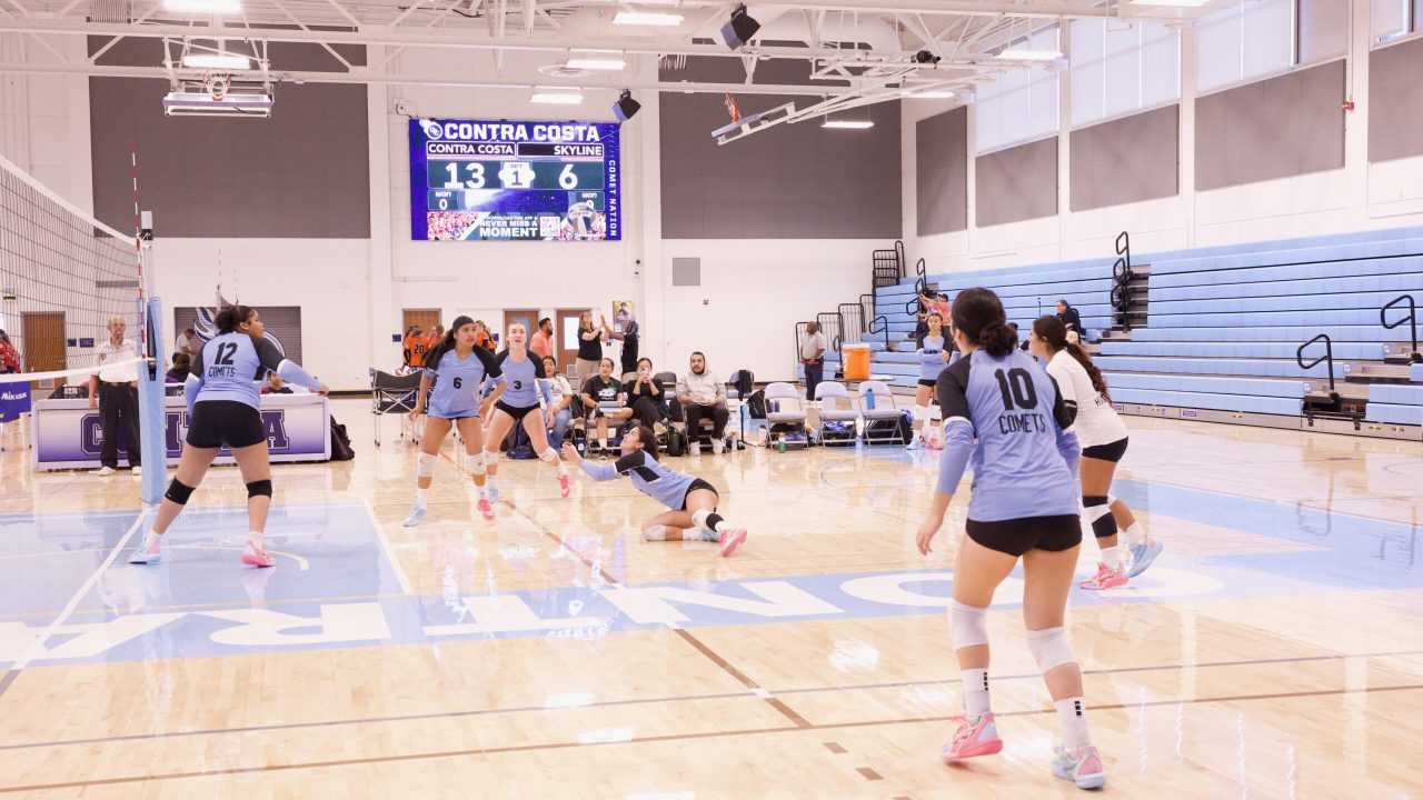 VOLLEYBALL 92625 (369)